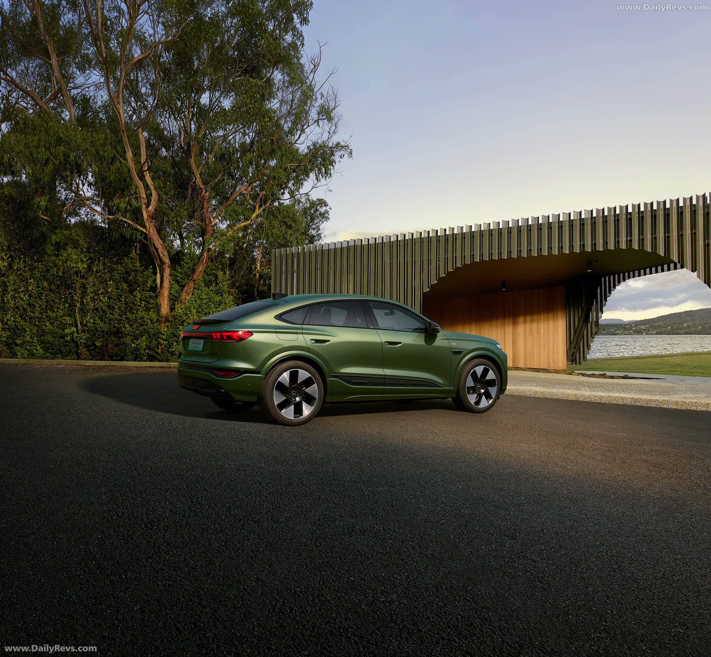 2025 Audi Q6L Sportback e-tron AU516 Rear View