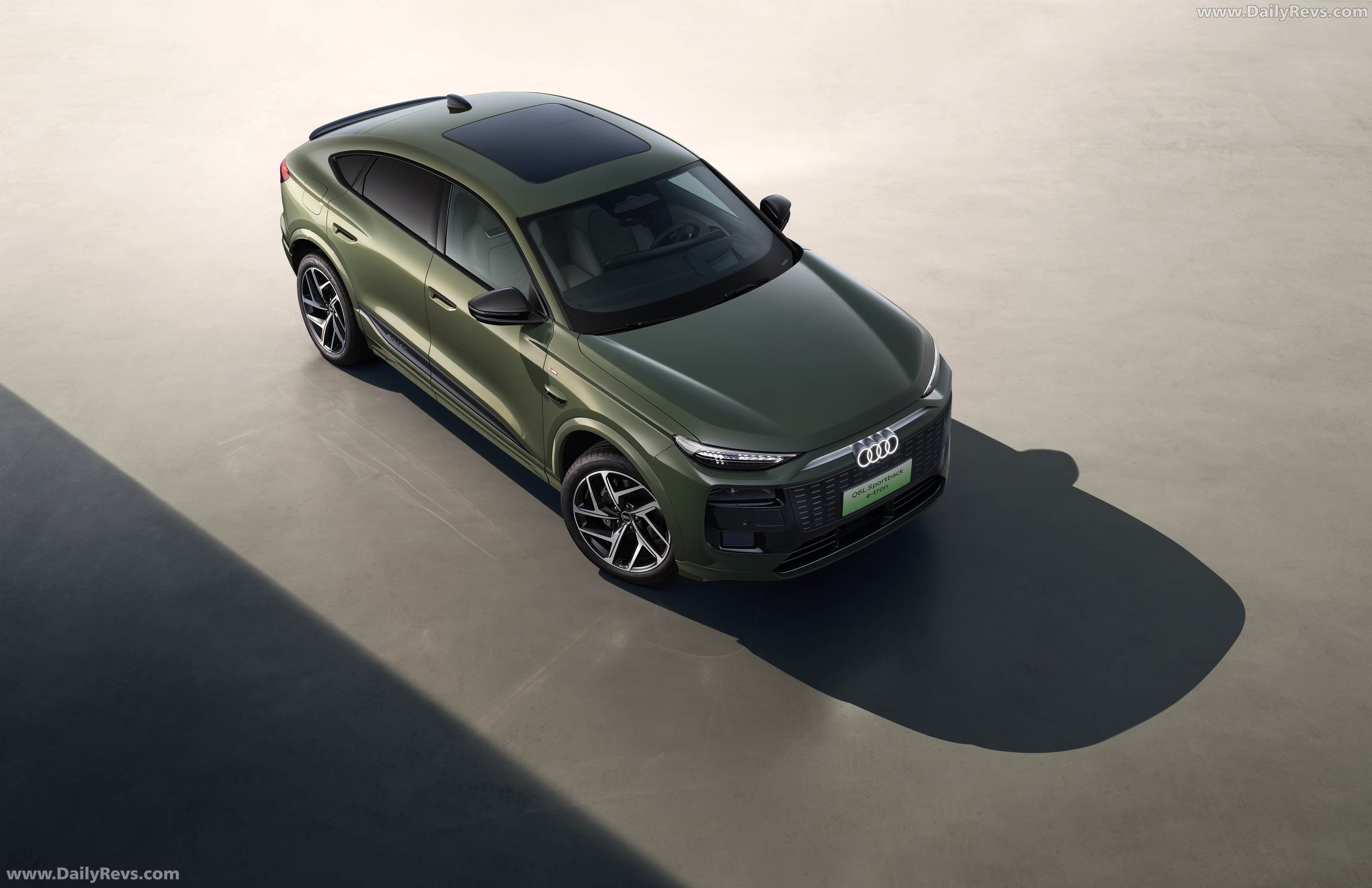 2025 Audi Q6L Sportback e-tron AU516 Top View