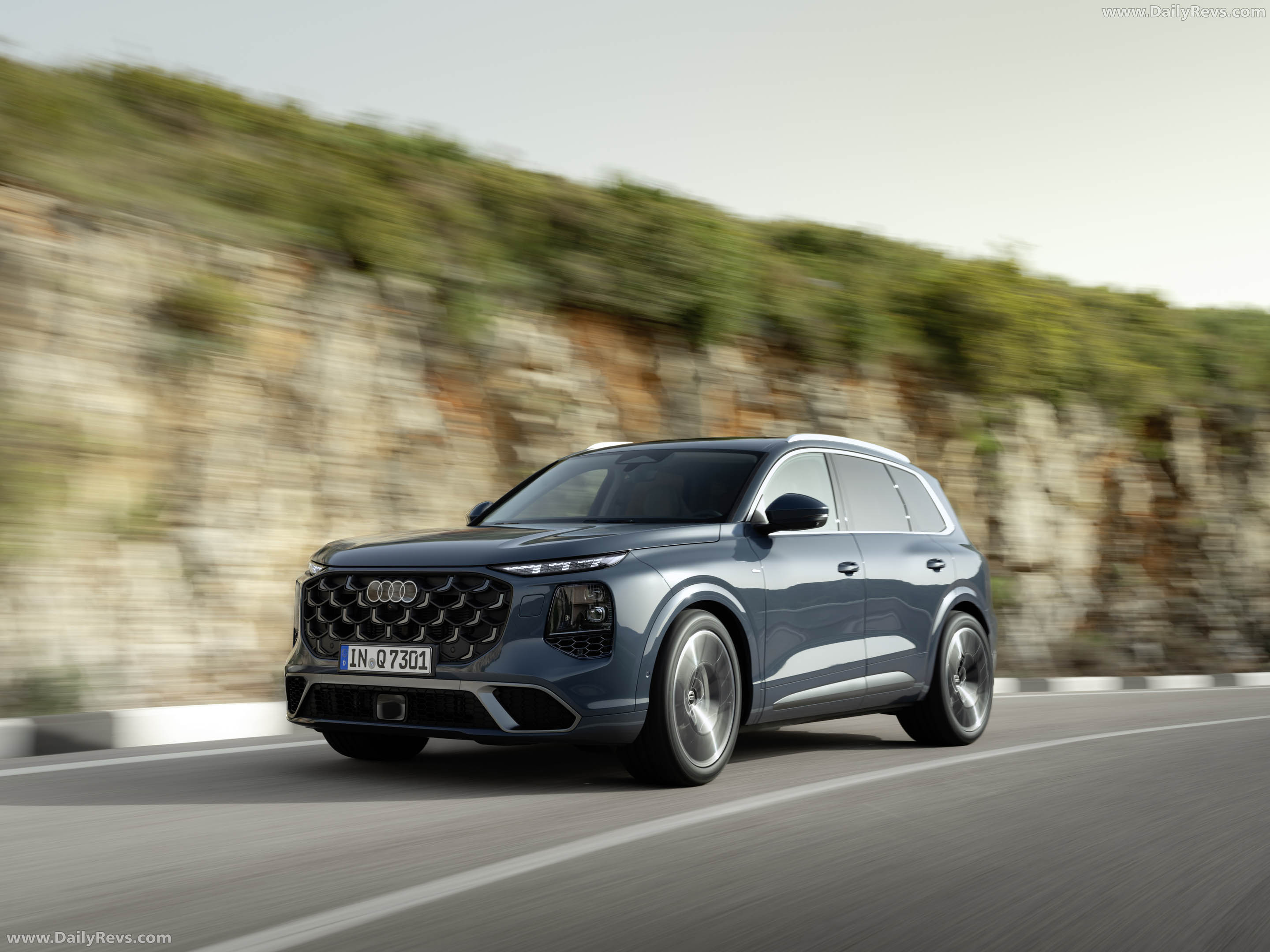 2027 Audi Q7 4M Front View