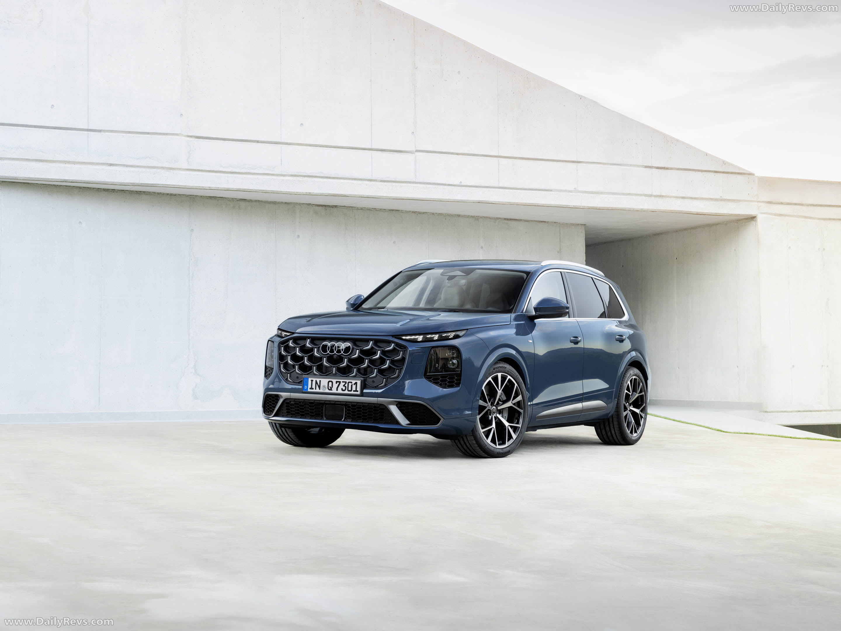 2027 Audi Q7 4M Front View