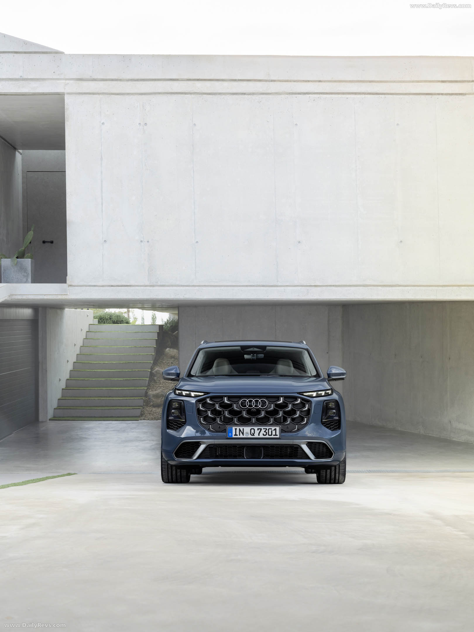 2027 Audi Q7 4M Front View