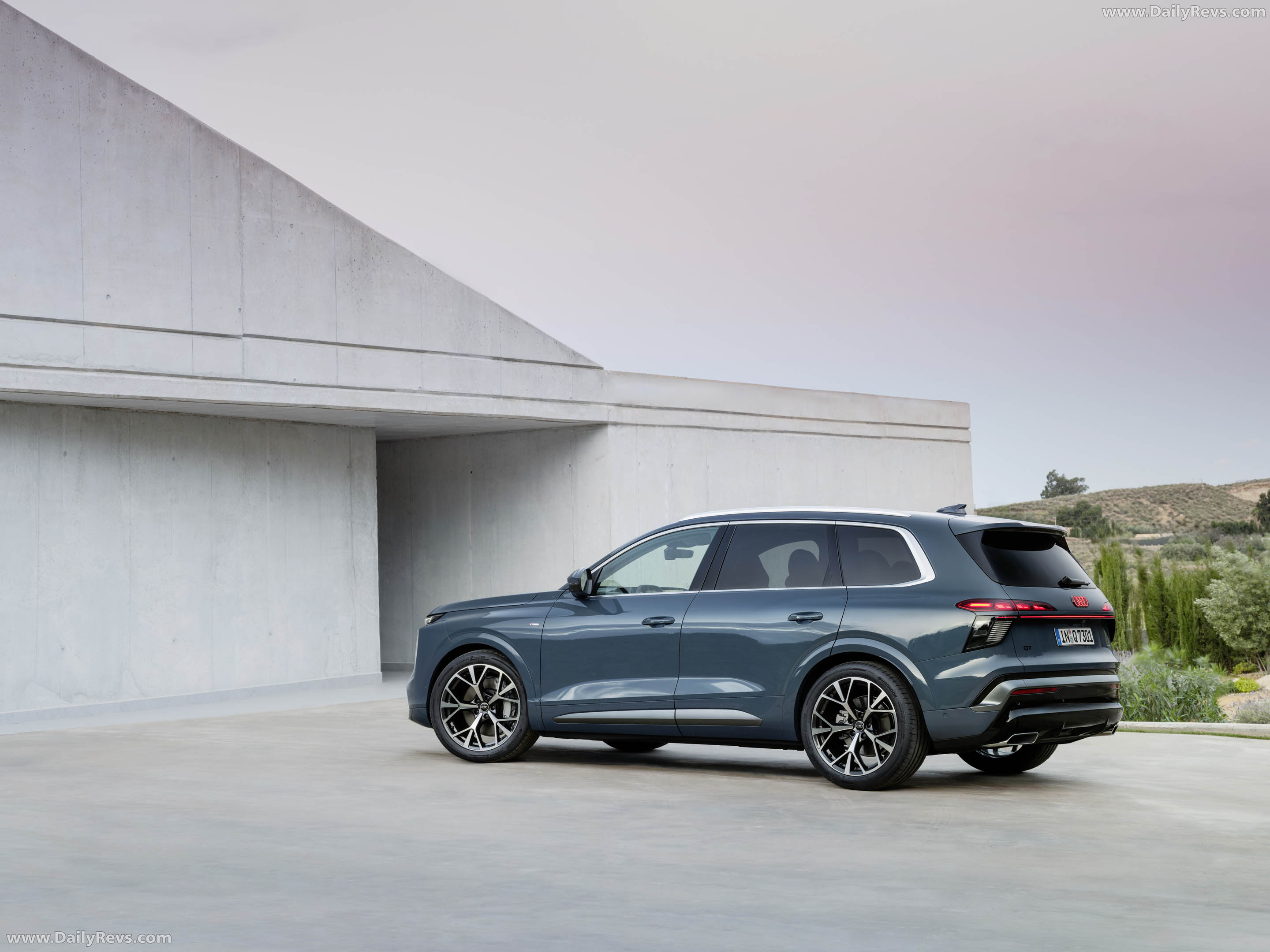 2027 Audi Q7 4M Rear View