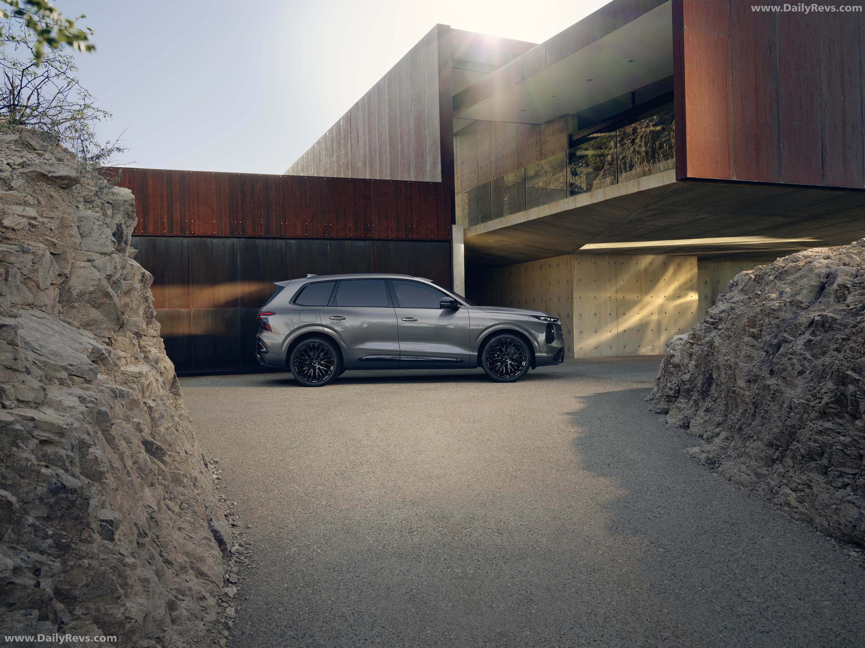 2027 Audi SQ7 4M Side View