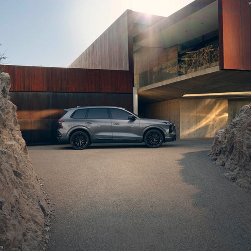 2027 Audi SQ7 4M Side View