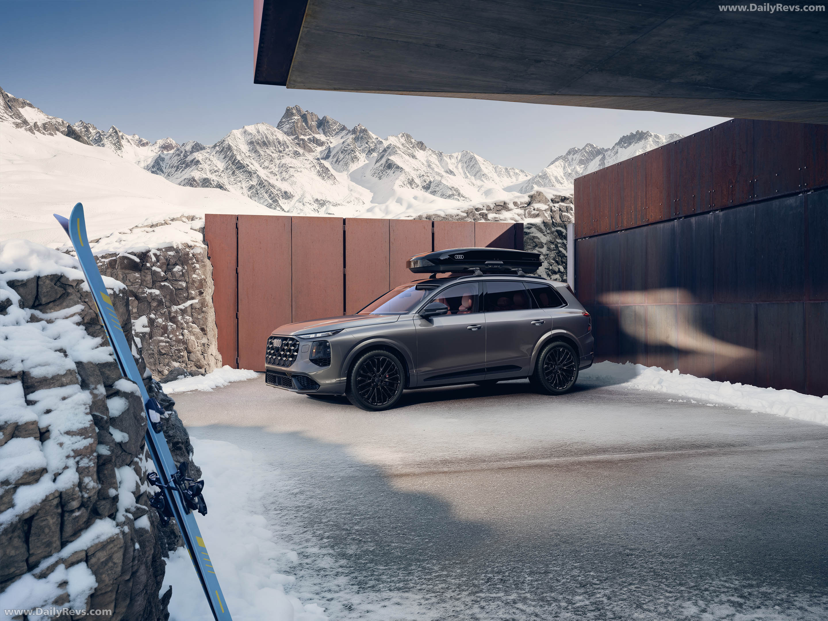 2027 Audi SQ7 4M Side View