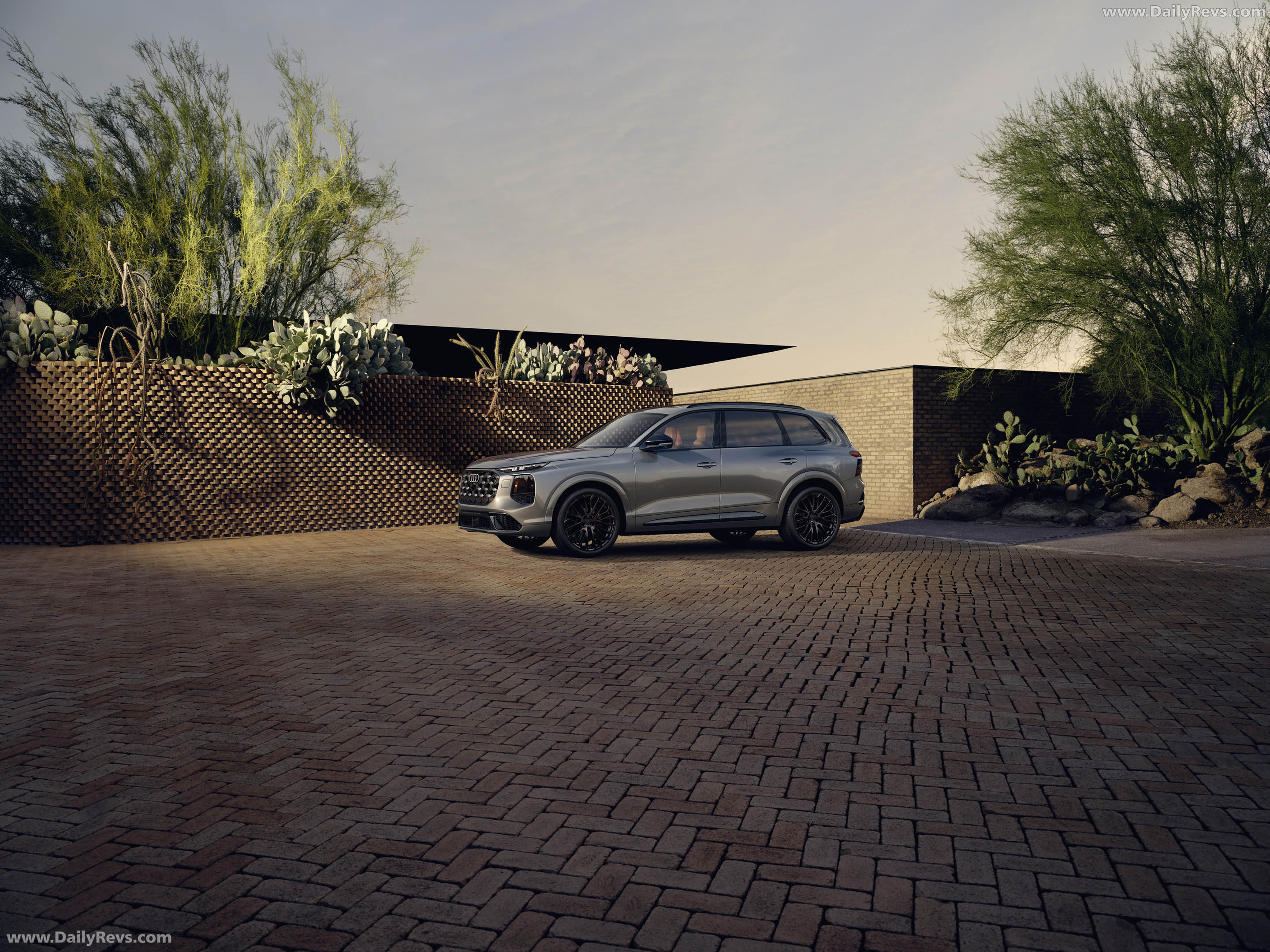 2027 Audi SQ7 4M Side View