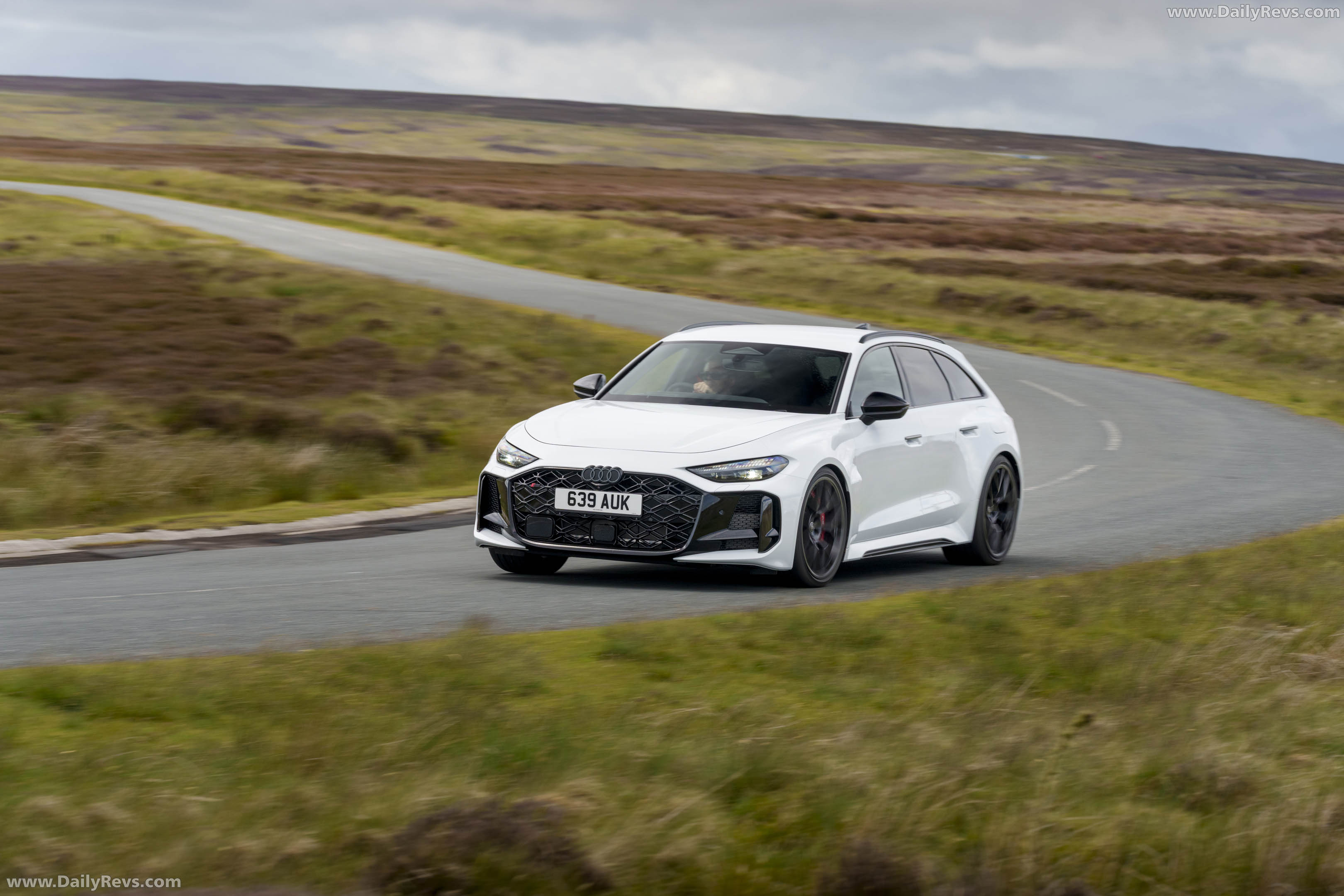 2027 Audi RS 5 Avant B10 UK Version Front View