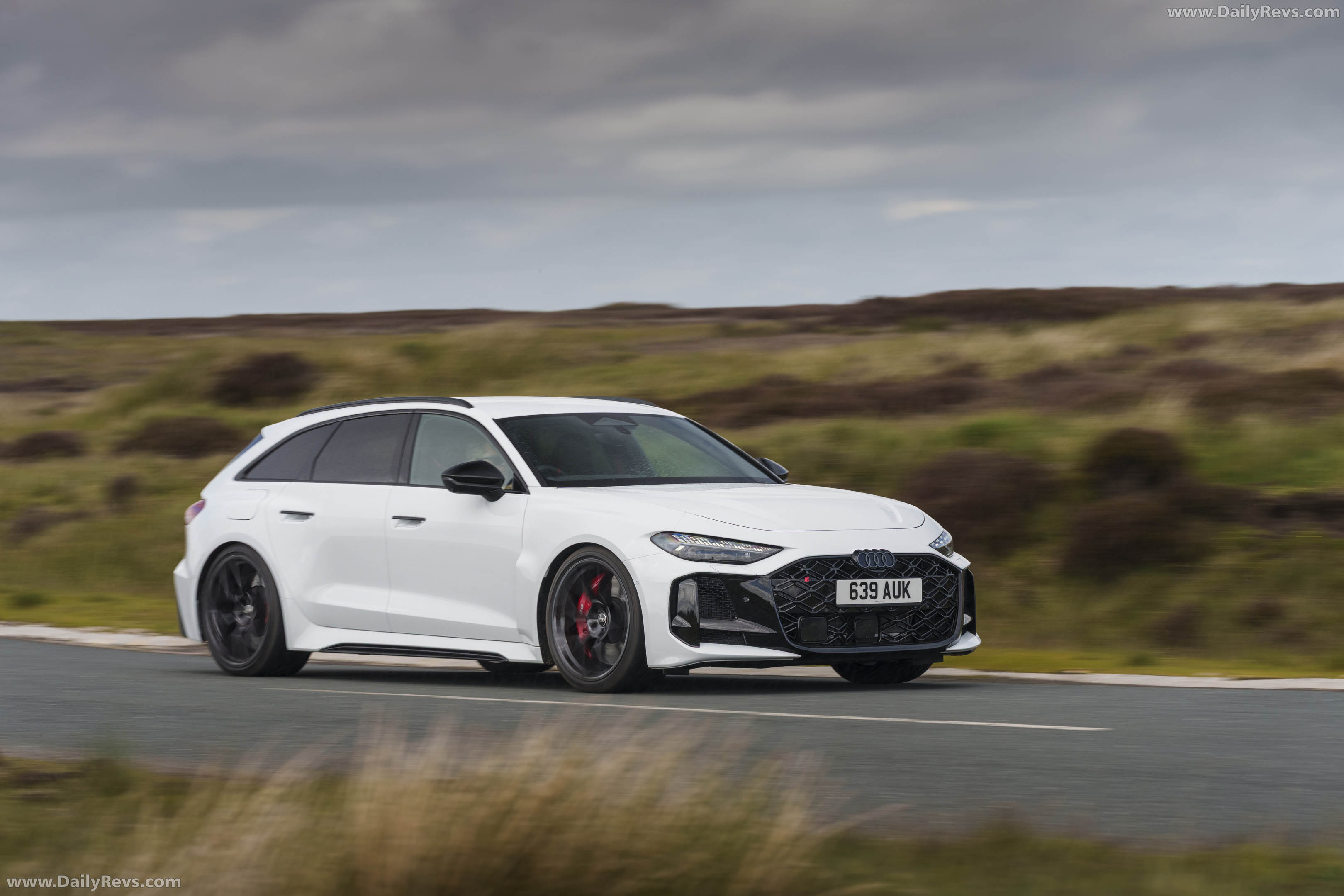 2027 Audi RS 5 Avant B10 UK Version Front View
