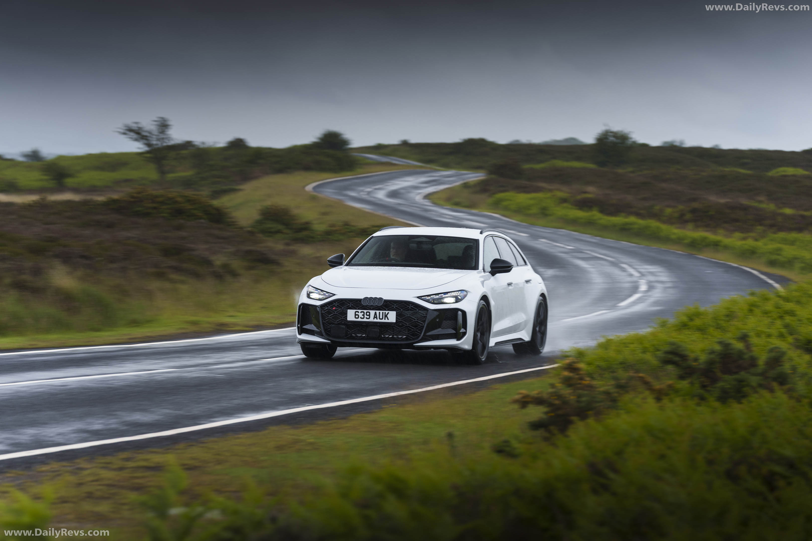 2027 Audi RS 5 Avant B10 UK Version Front View
