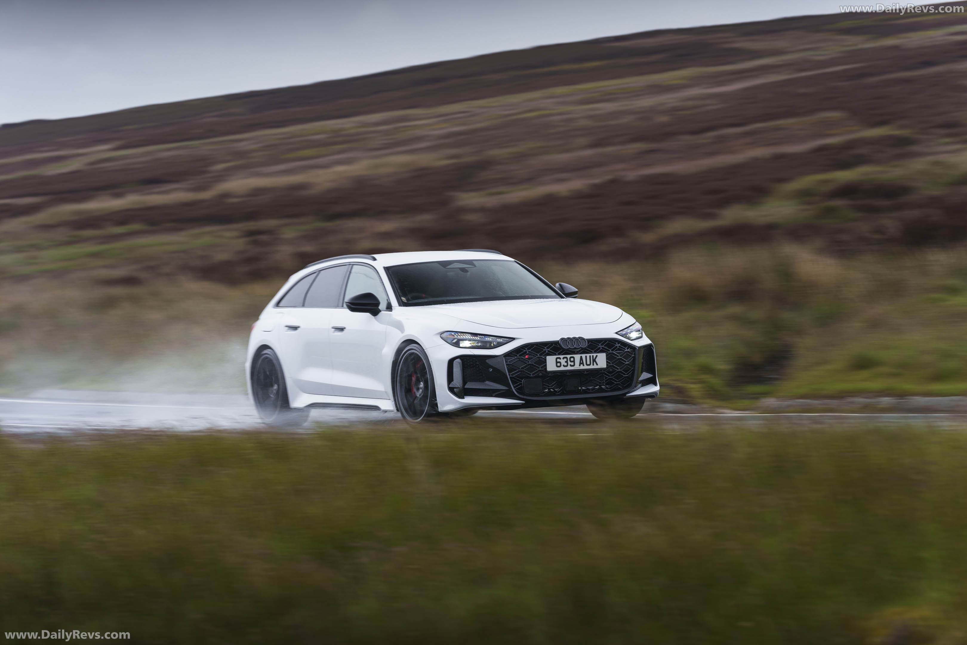 2027 Audi RS 5 Avant B10 UK Version Front View