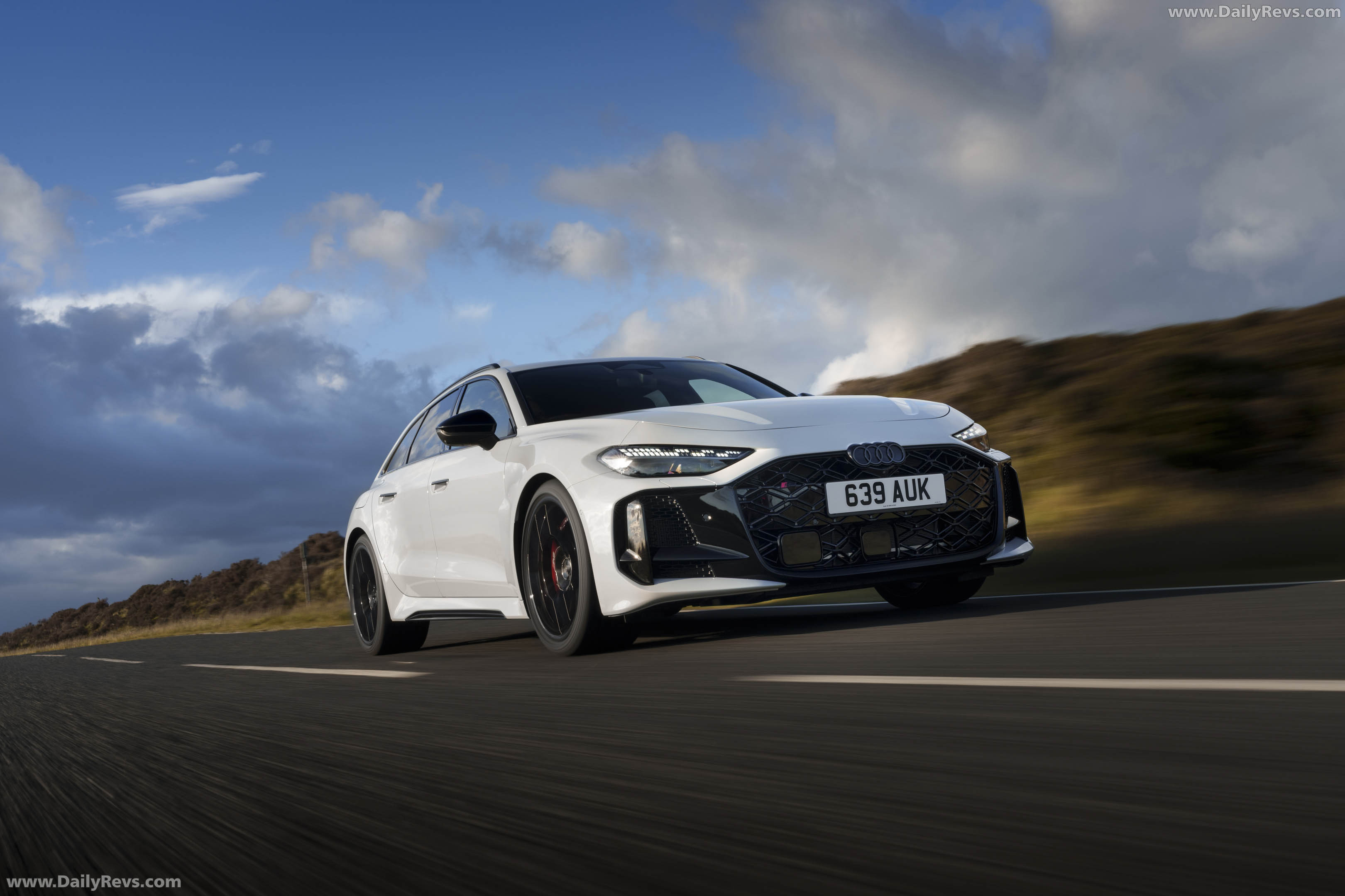 2027 Audi RS 5 Avant B10 UK Version Front View
