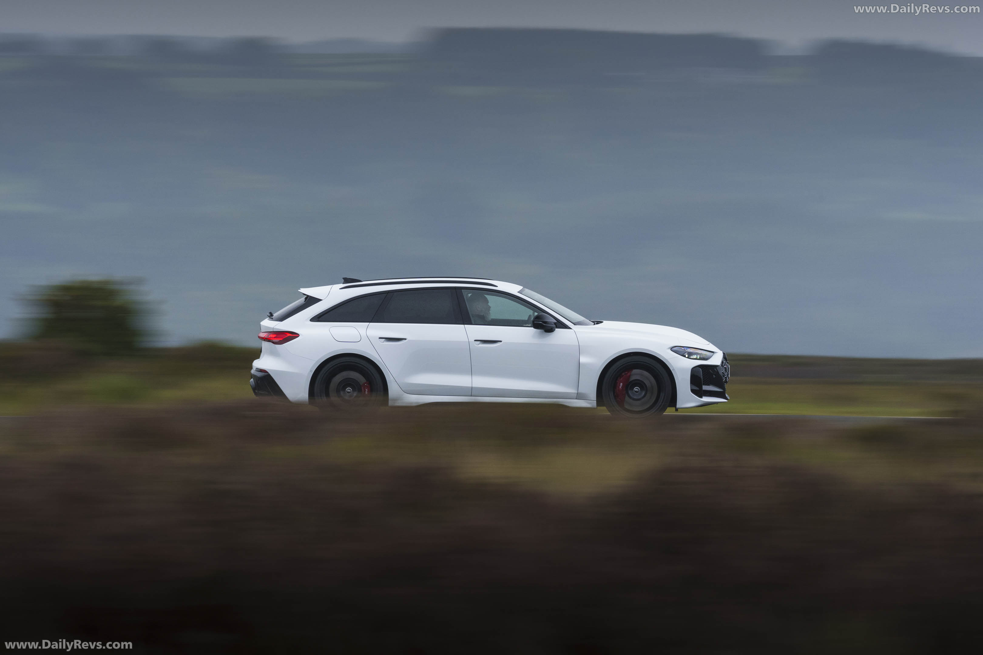 2027 Audi RS 5 Avant B10 UK Version Side View