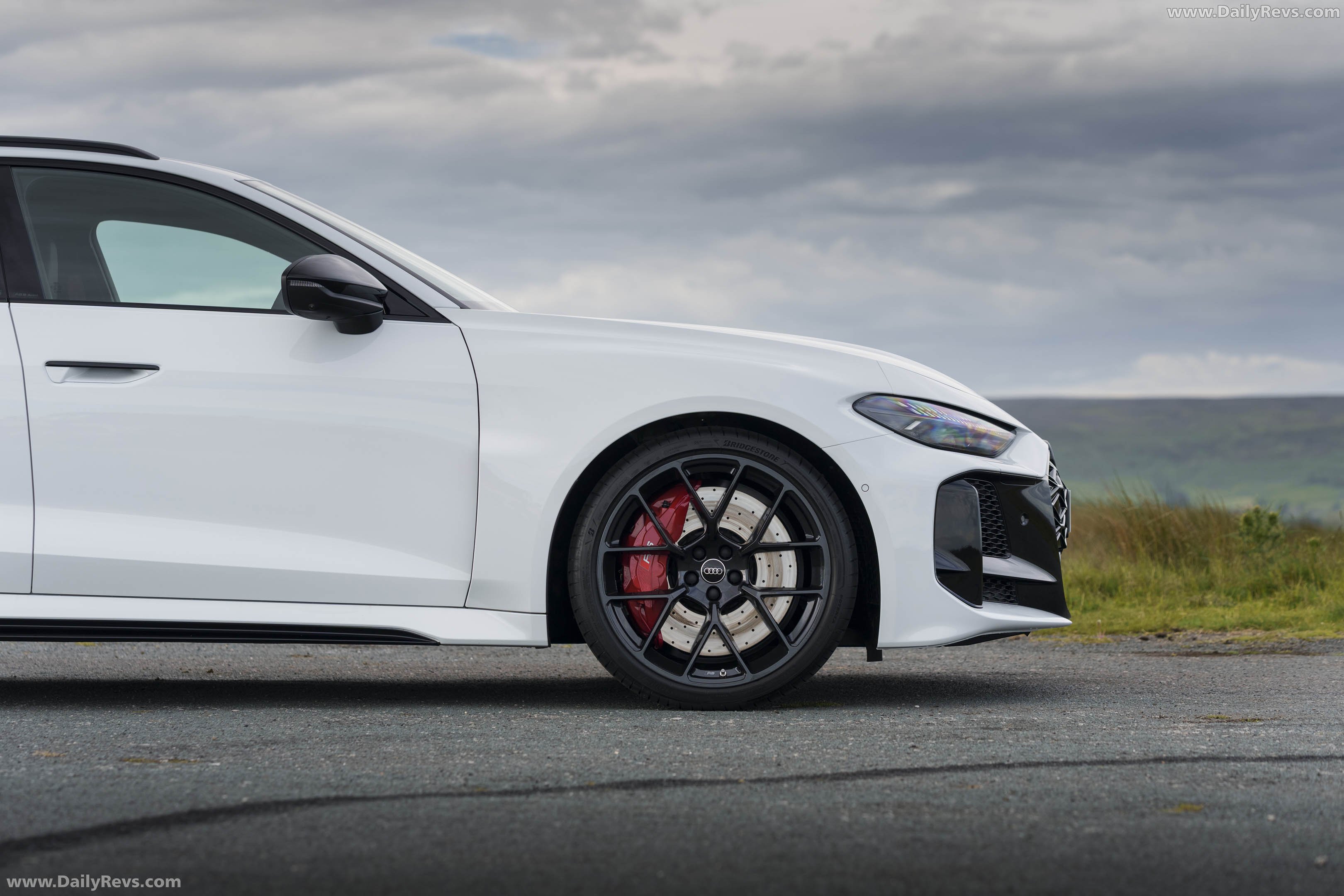 2027 Audi RS 5 Avant B10 UK Version Exterior