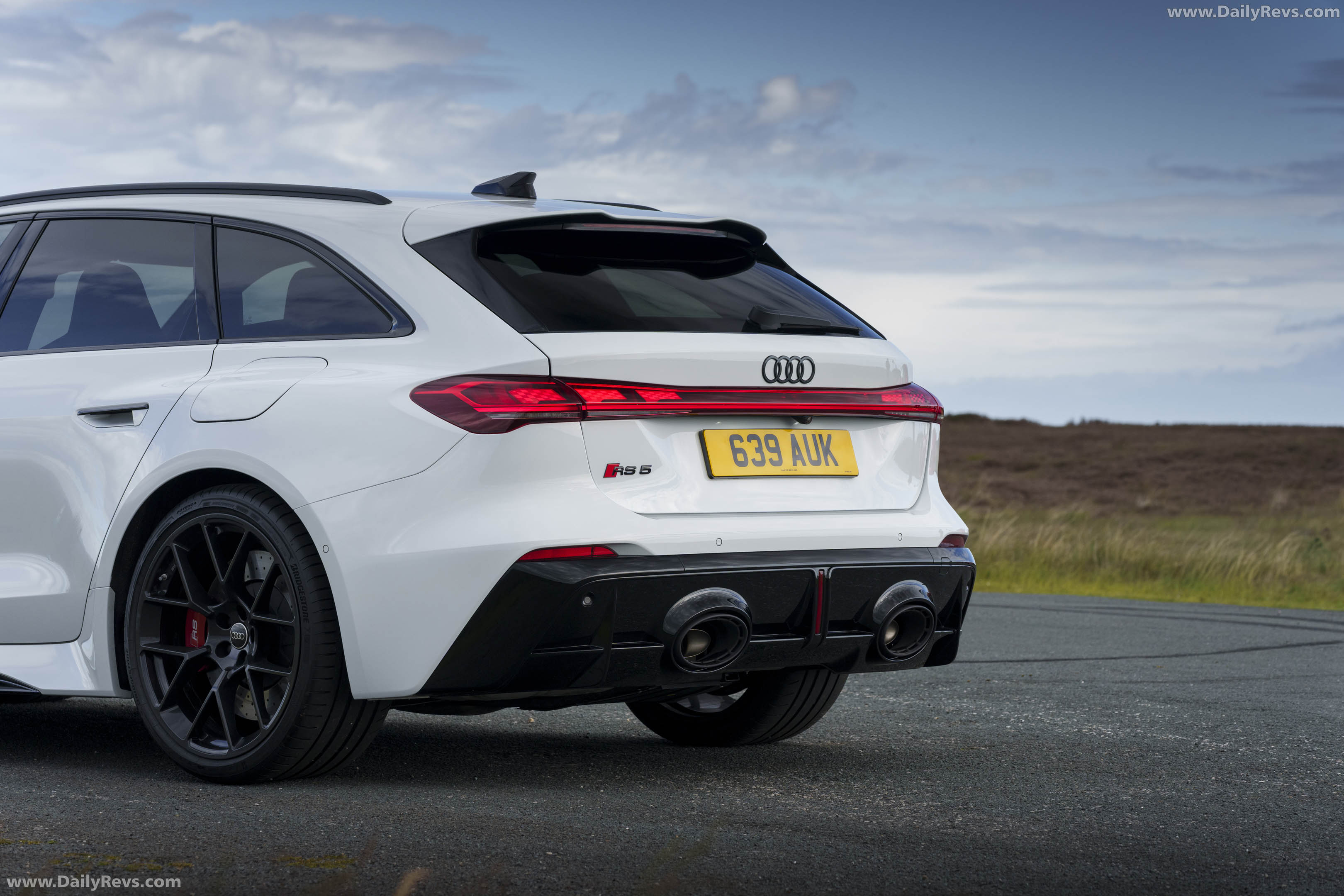 2027 Audi RS 5 Avant B10 UK Version Exterior