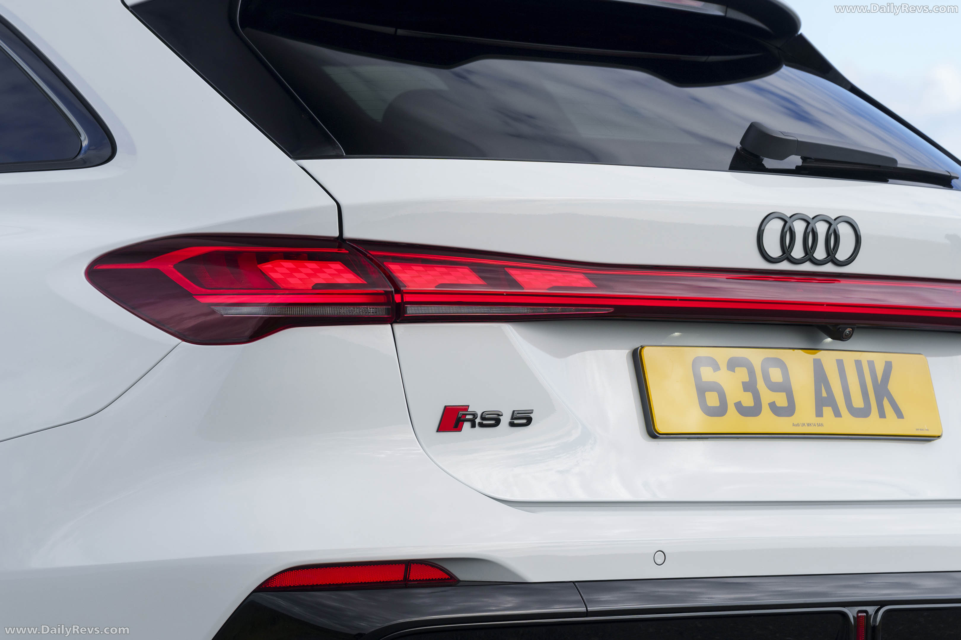 2027 Audi RS 5 Avant B10 UK Version Exterior
