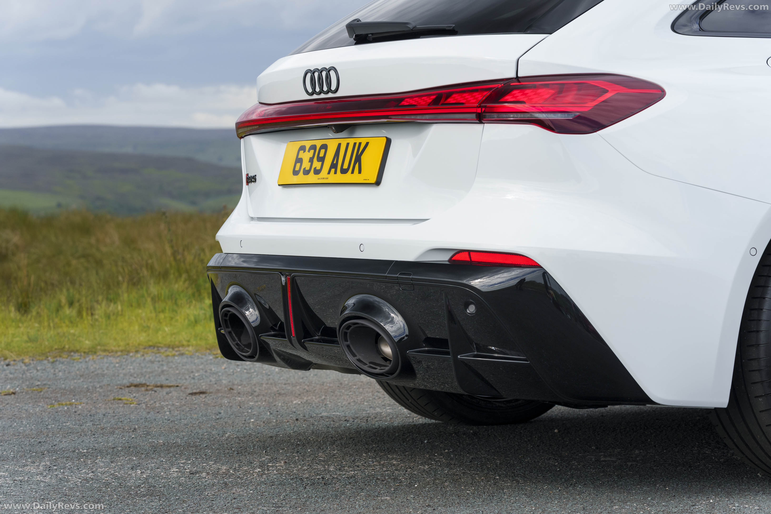 2027 Audi RS 5 Avant B10 UK Version Exterior