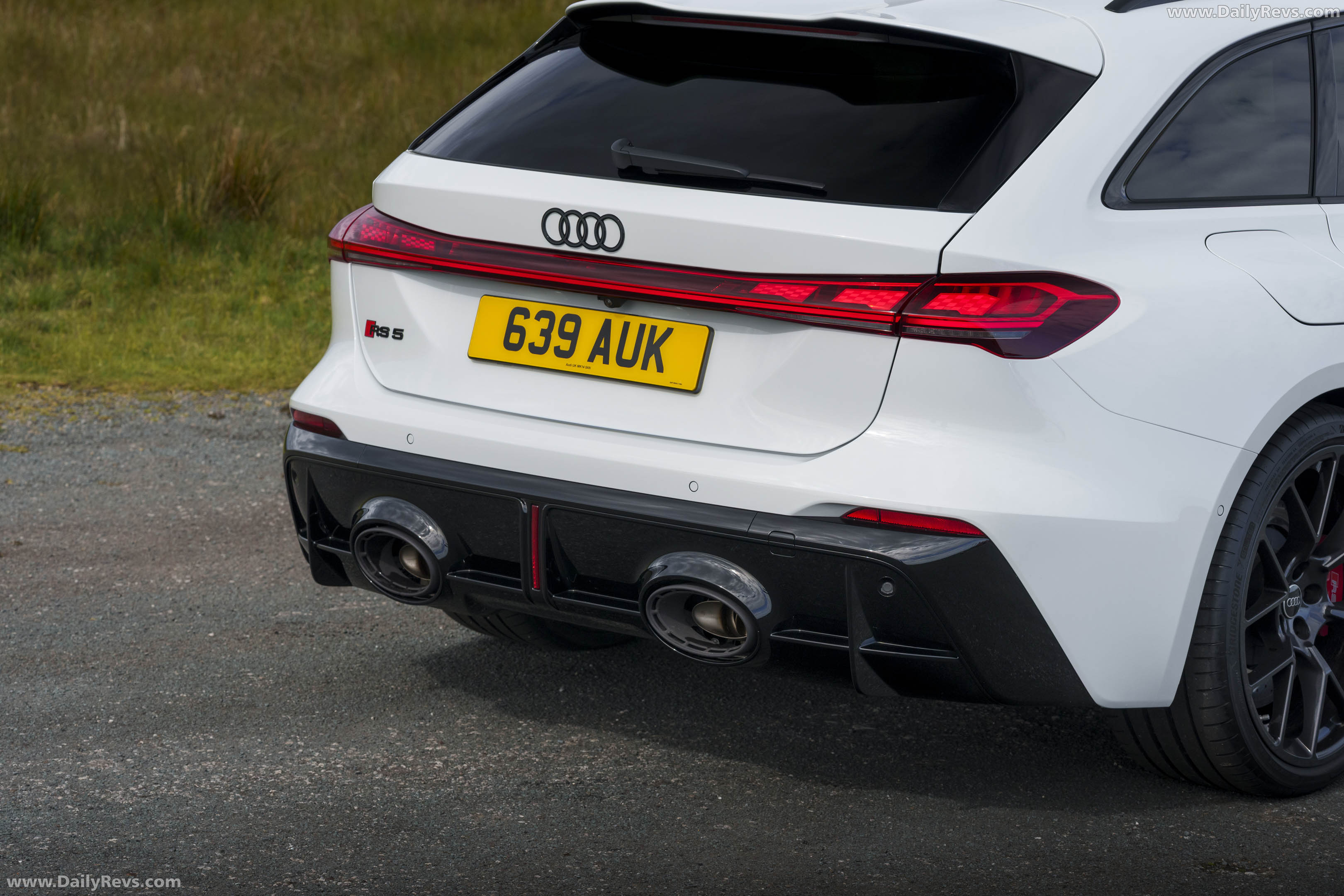 2027 Audi RS 5 Avant B10 UK Version Exterior