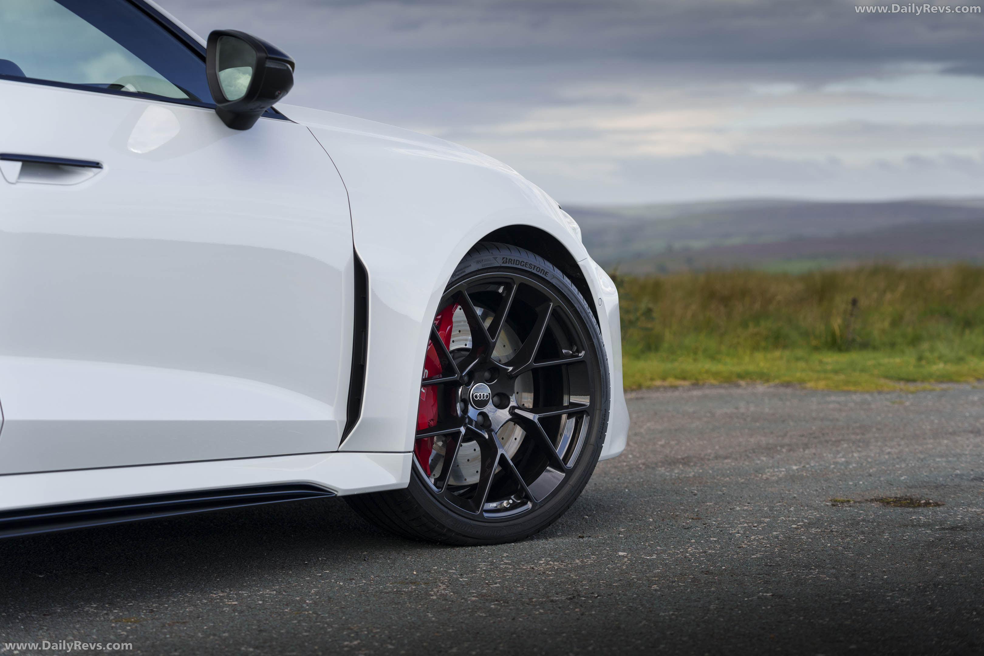 2027 Audi RS 5 Avant B10 UK Version Exterior