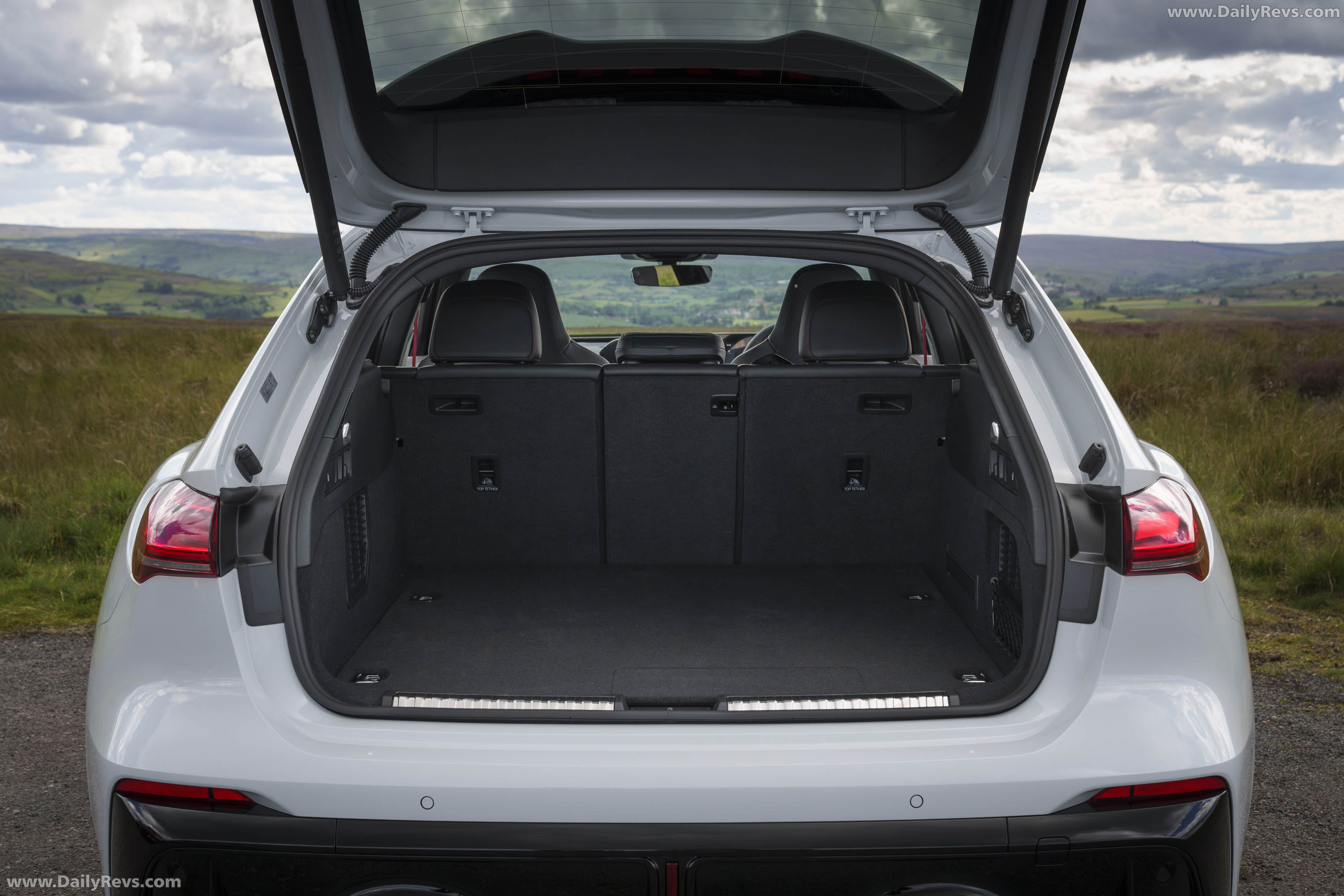 2027 Audi RS 5 Avant B10 UK Version Interior