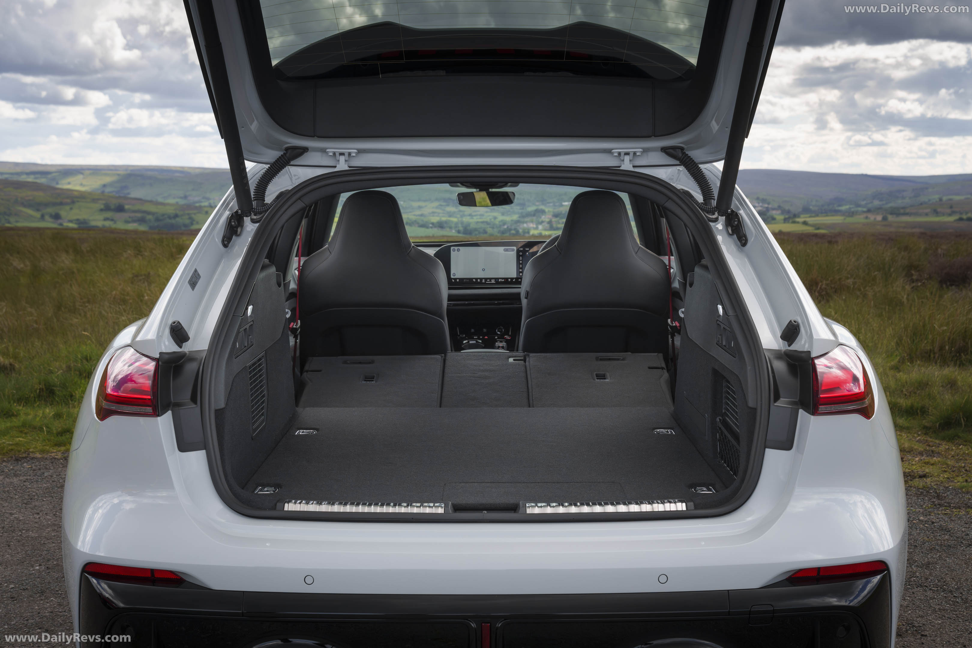 2027 Audi RS 5 Avant B10 UK Version Interior