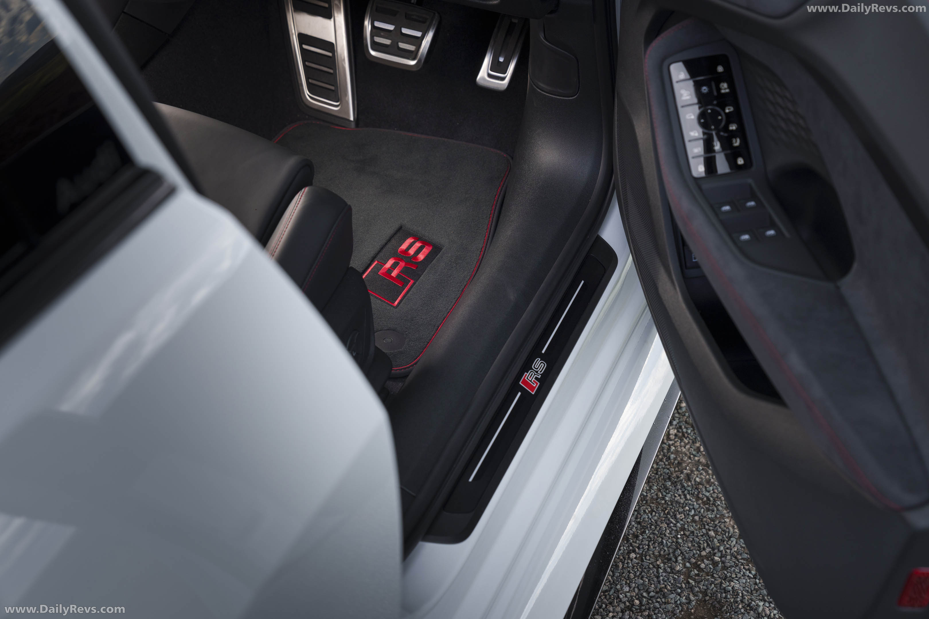 2027 Audi RS 5 Avant B10 UK Version Interior