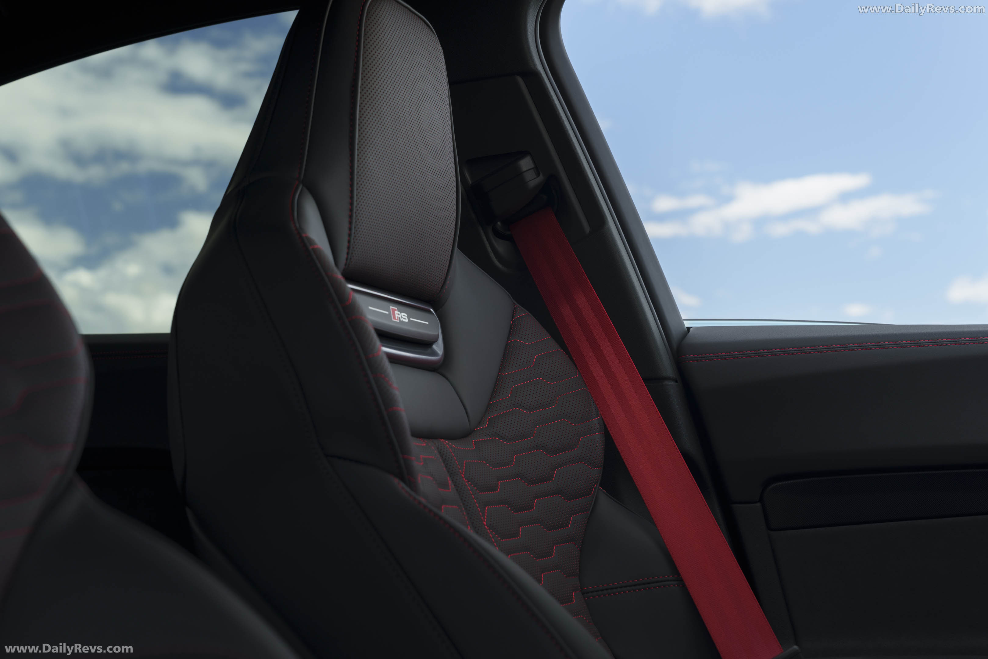 2027 Audi RS 5 Avant B10 UK Version Interior
