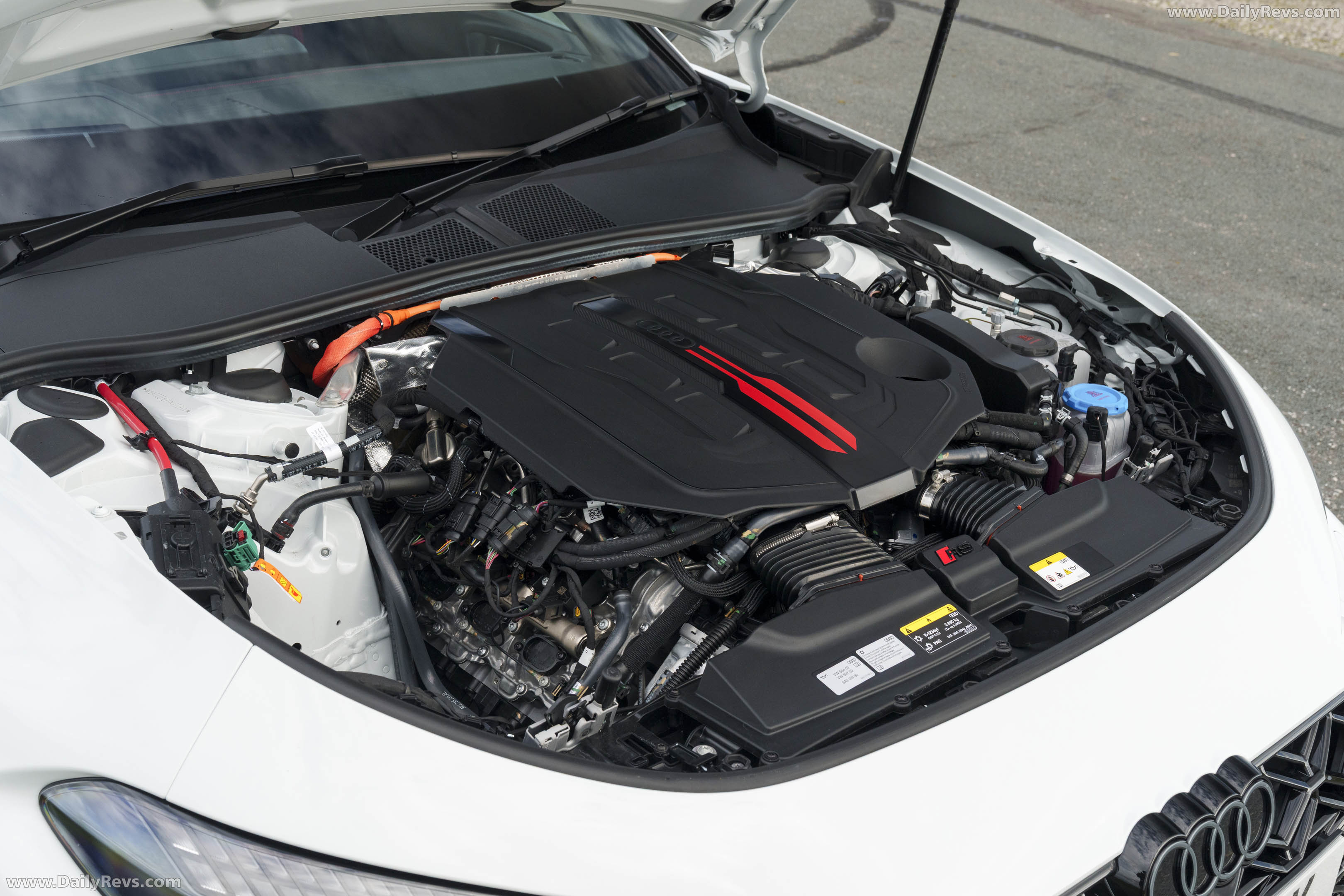 2027 Audi RS 5 Avant B10 UK Version Engine