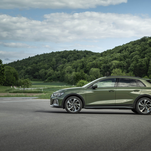 2027 Audi A3 allstreet e-hybrid 8Y Side View