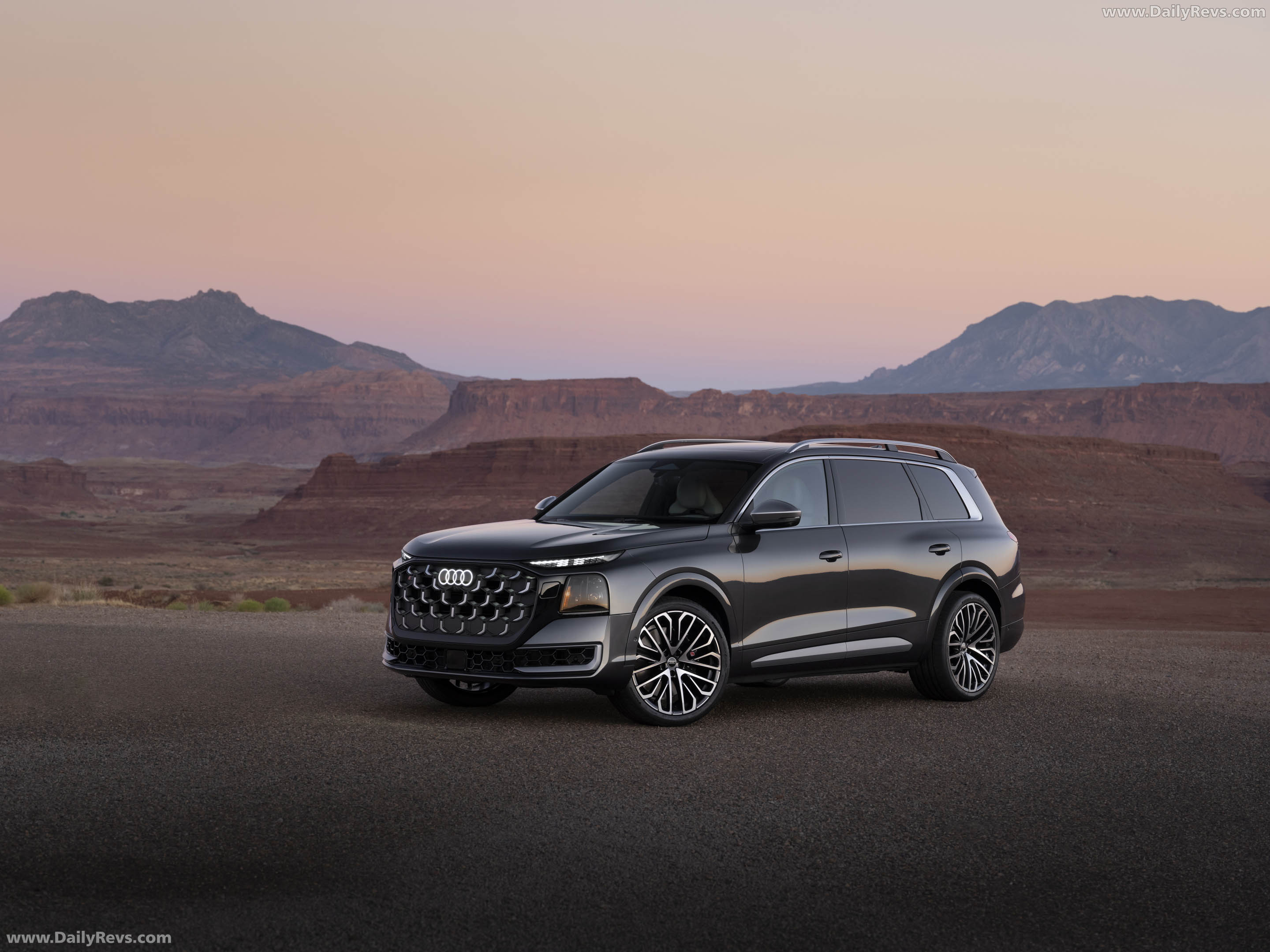 2027 Audi SQ9 Front View