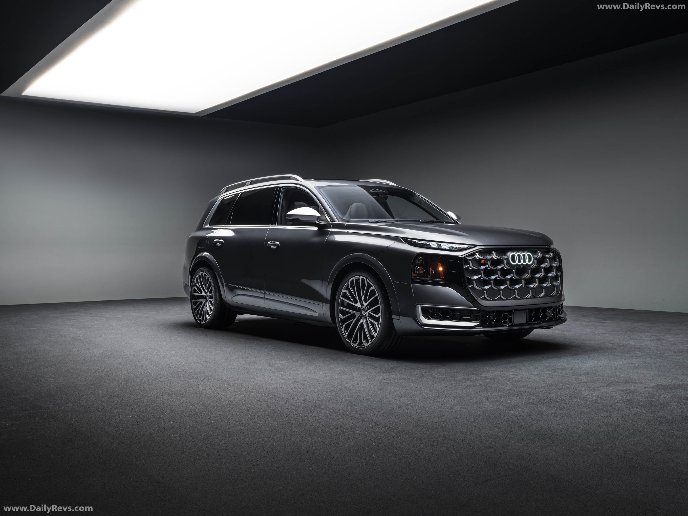 2027 Audi SQ9 Front View