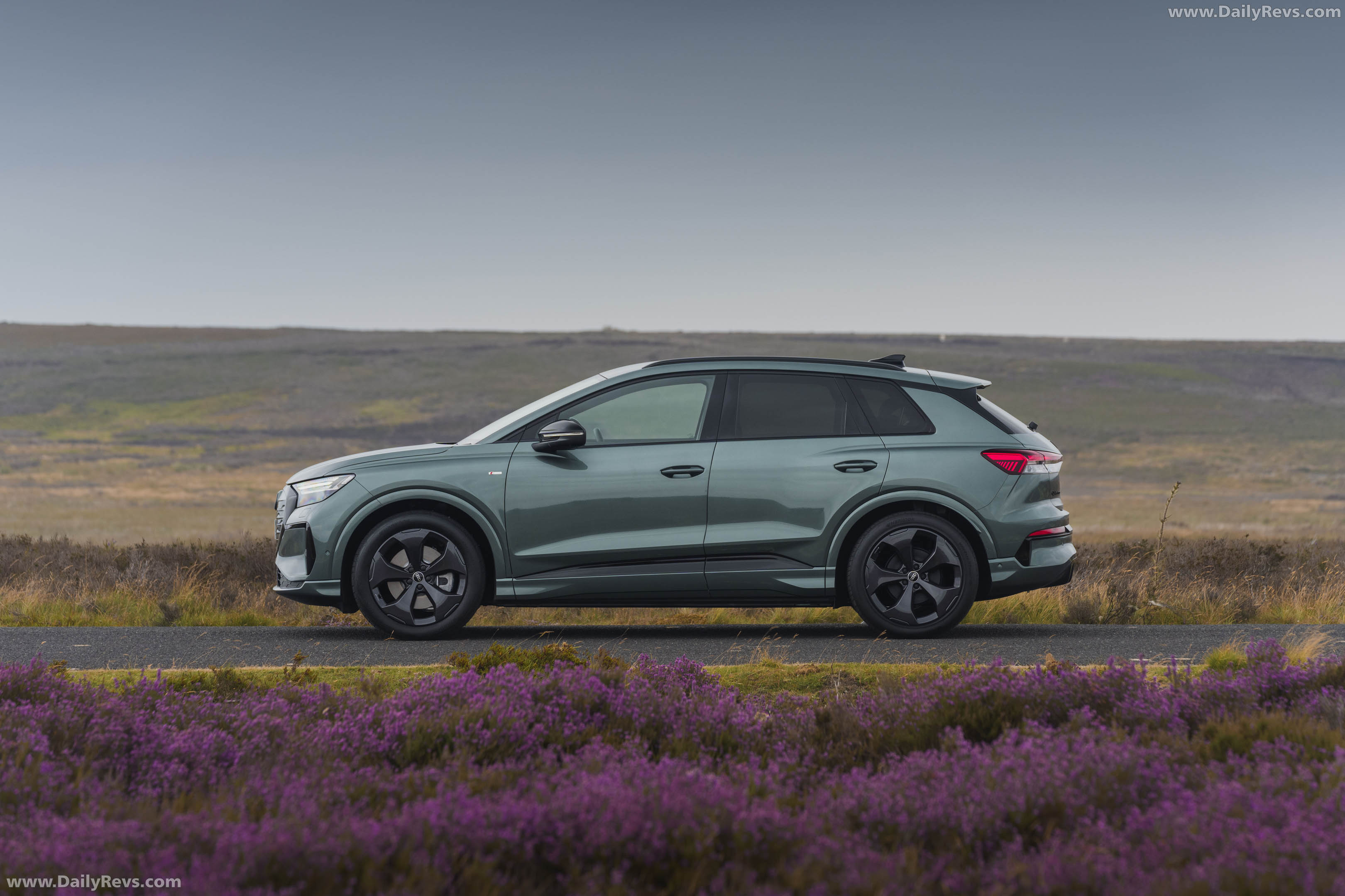 2027 Audi Q4 e-tron F4 UK Version Side View