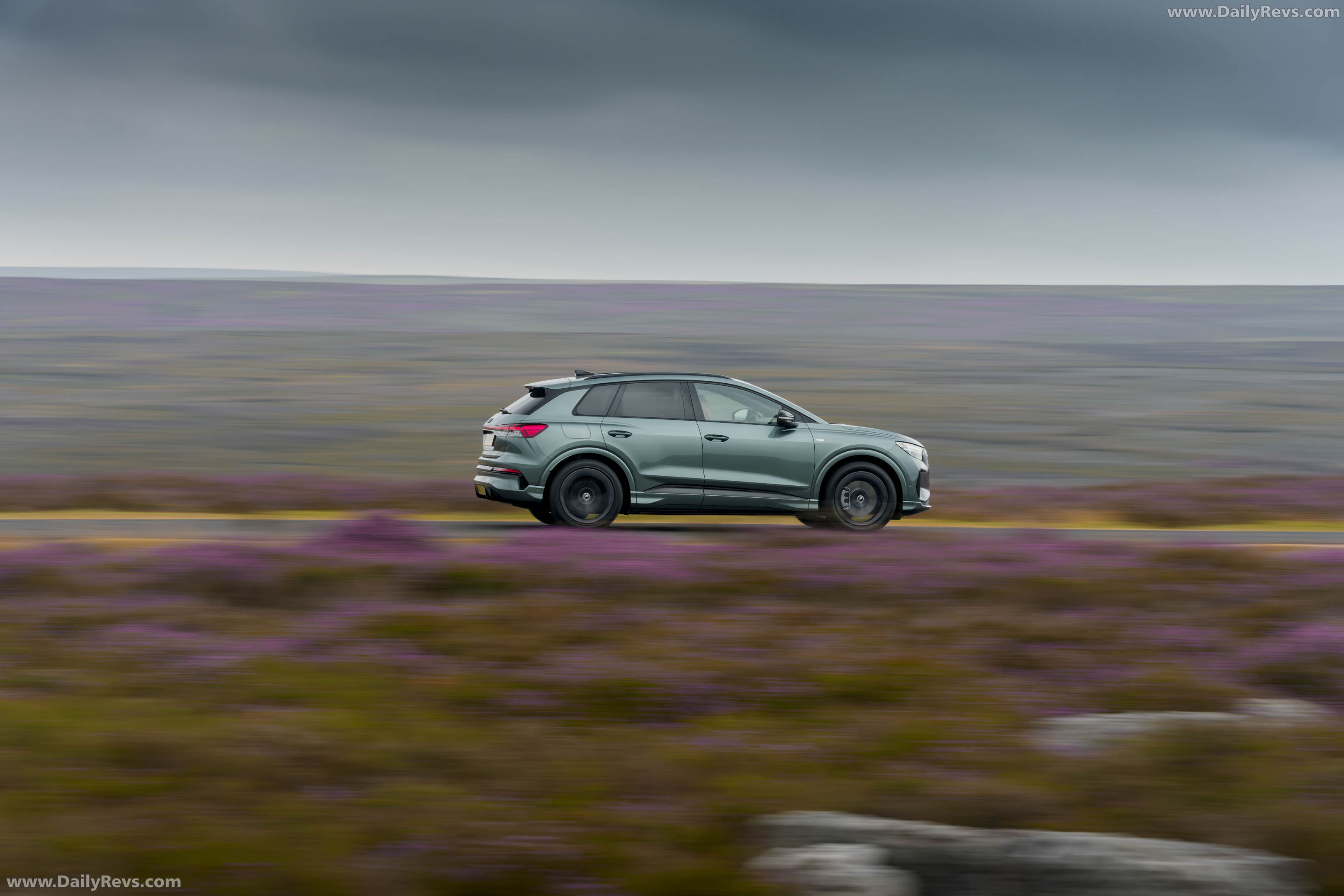 2027 Audi Q4 e-tron F4 UK Version Side View