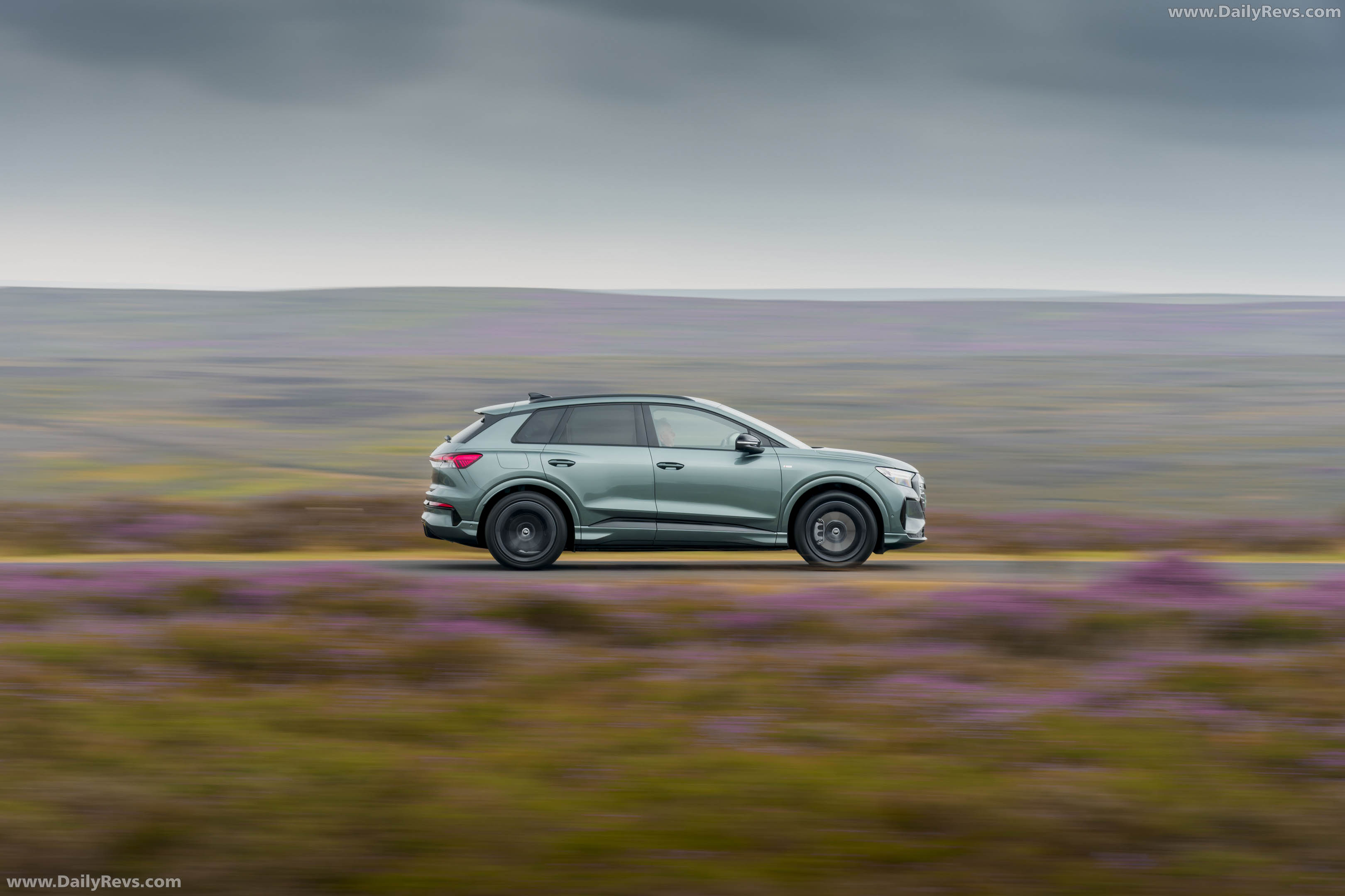 2027 Audi Q4 e-tron F4 UK Version Side View