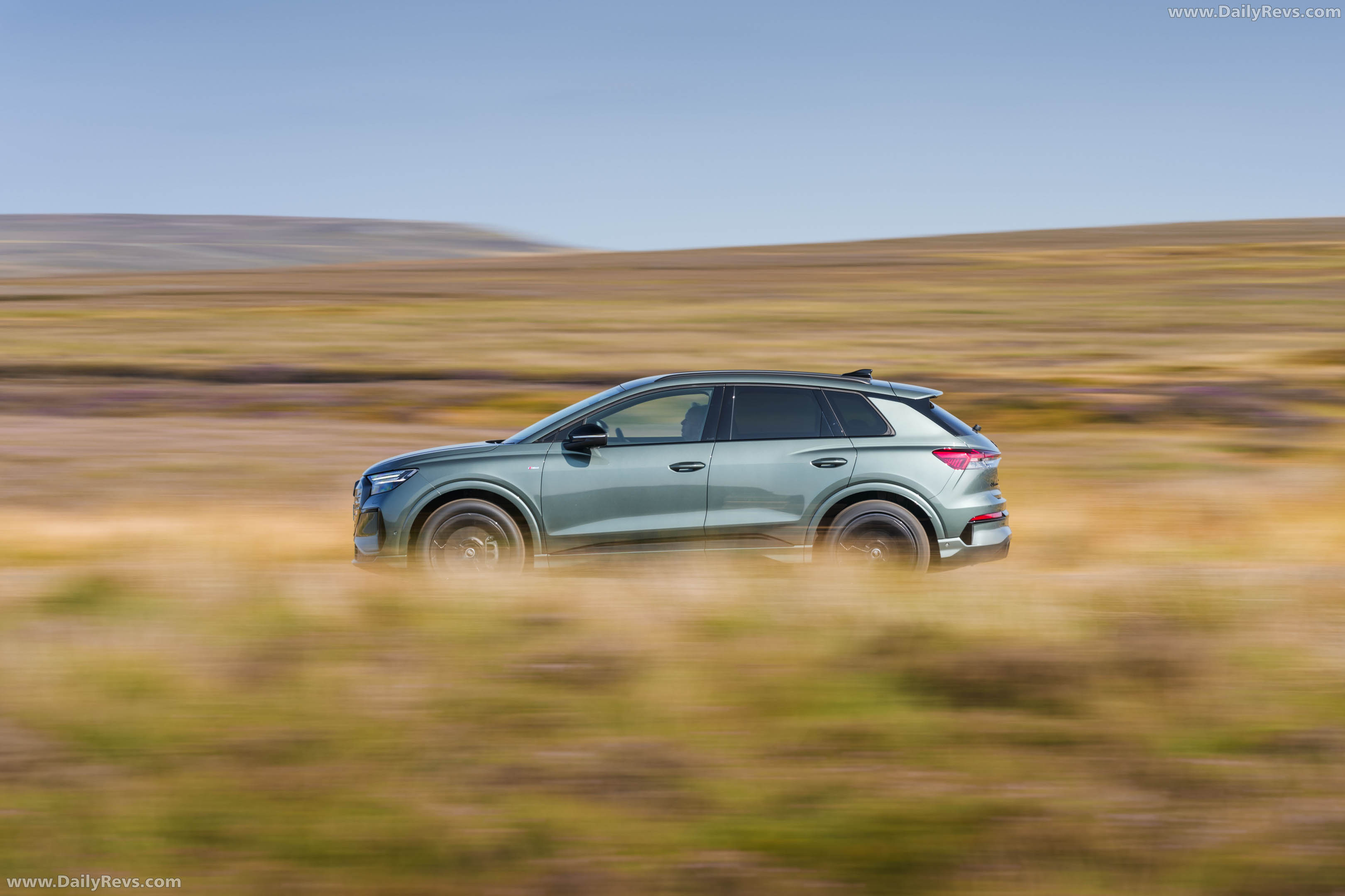 2027 Audi Q4 e-tron F4 UK Version Side View