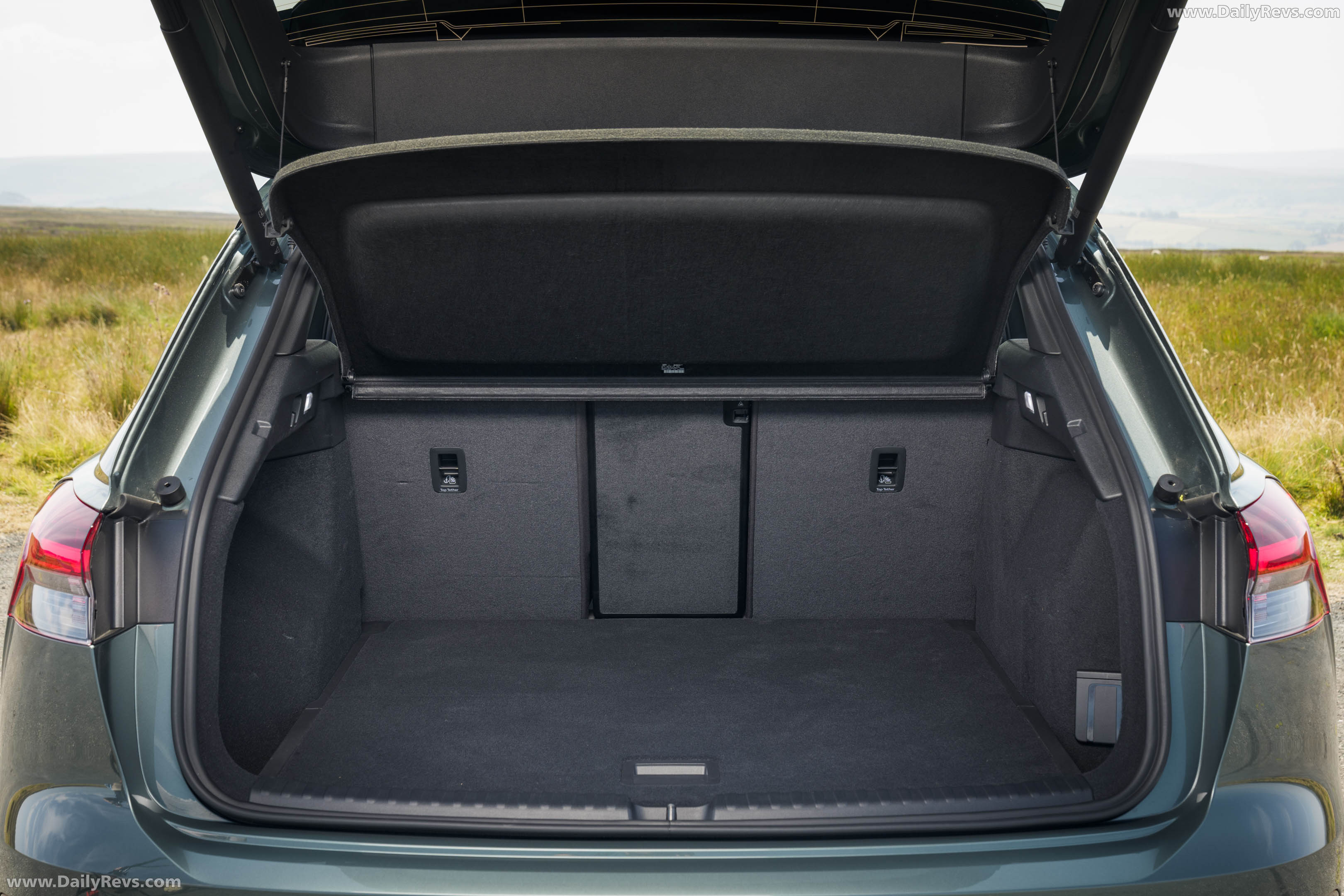 2027 Audi Q4 e-tron F4 UK Version Interior