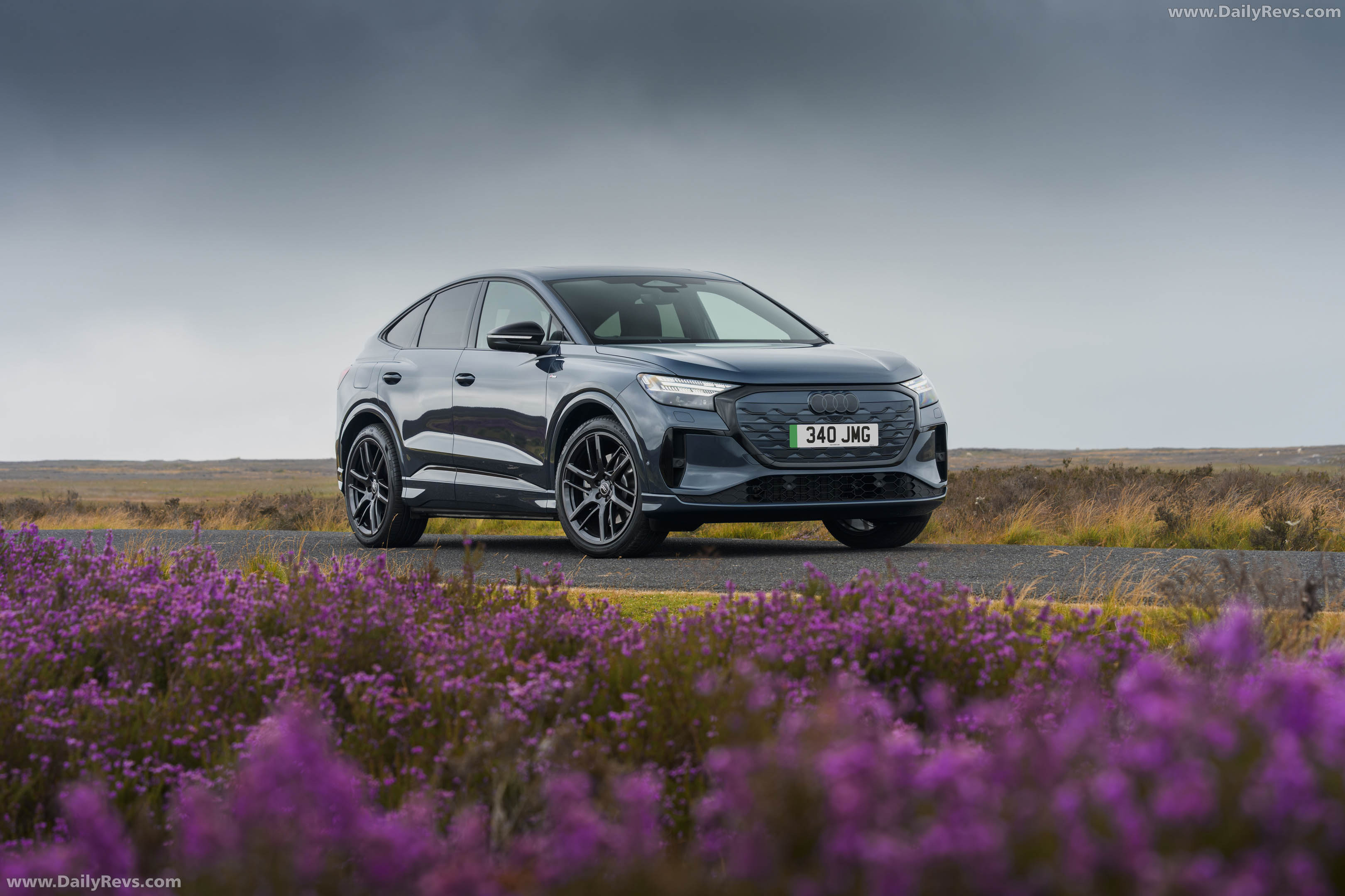 2027 Audi Q4 e-tron Sportback F4 UK Version Front View