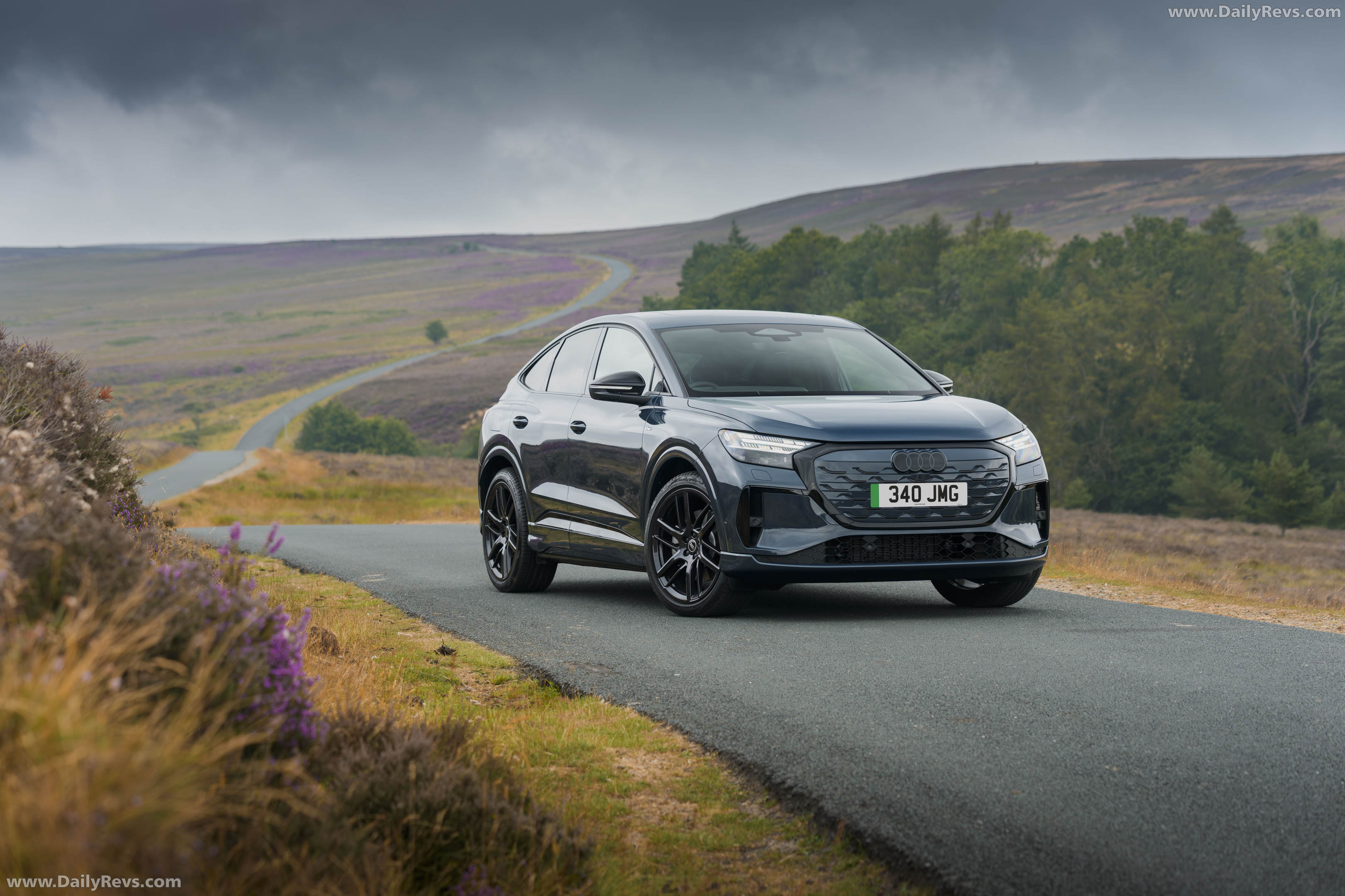 2027 Audi Q4 e-tron Sportback F4 UK Version Front View