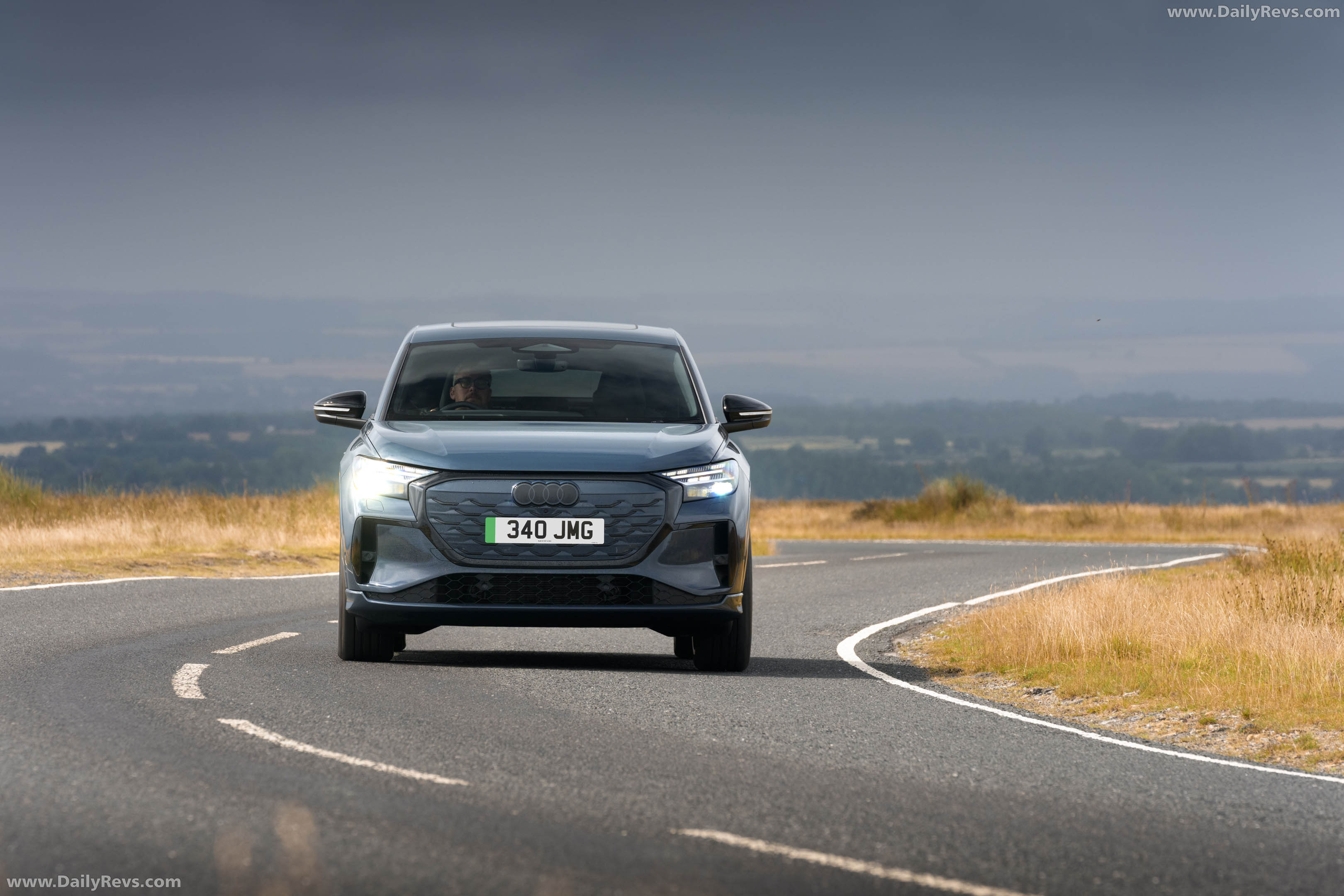 2027 Audi Q4 e-tron Sportback F4 UK Version Front View
