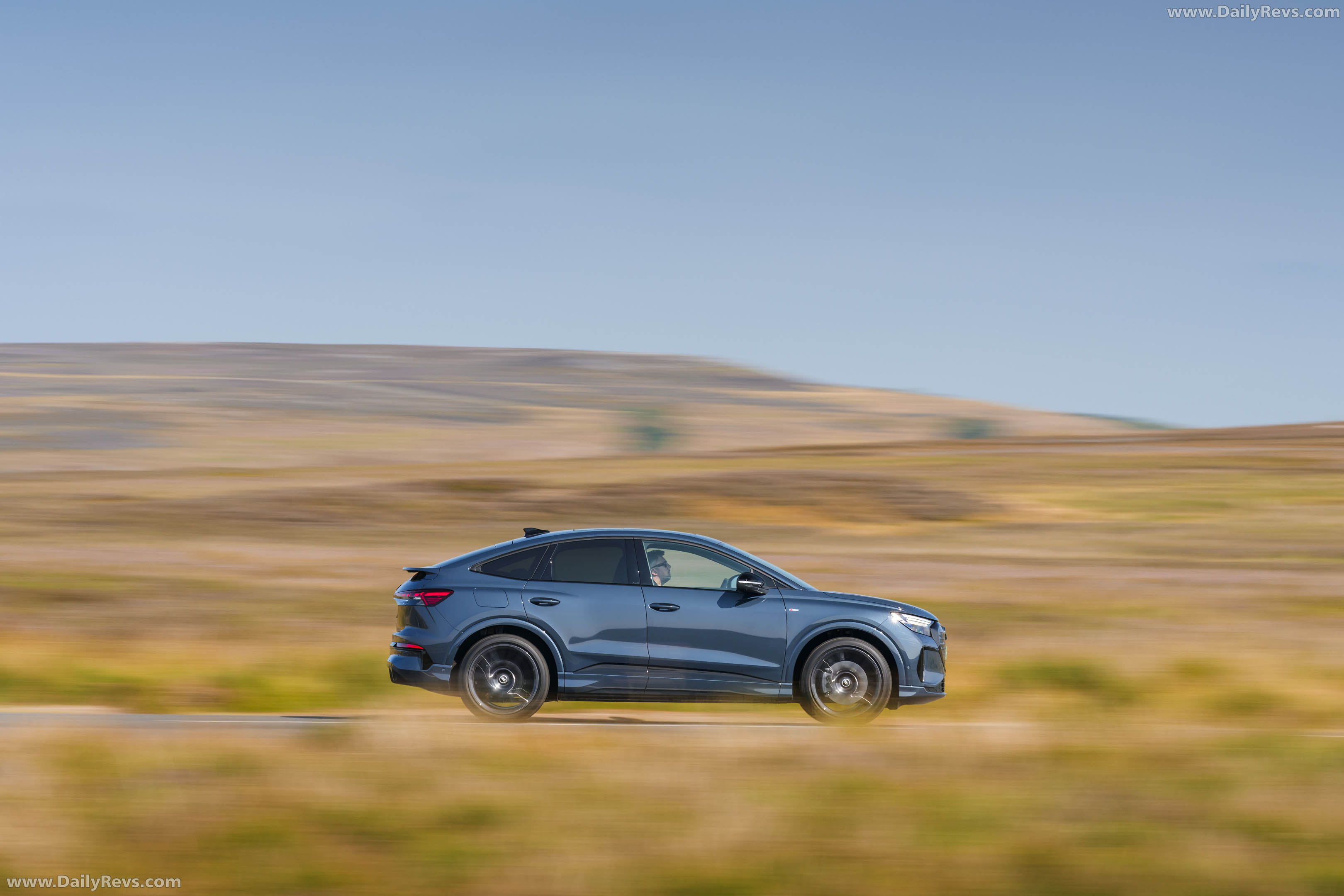 2027 Audi Q4 e-tron Sportback F4 UK Version Side View