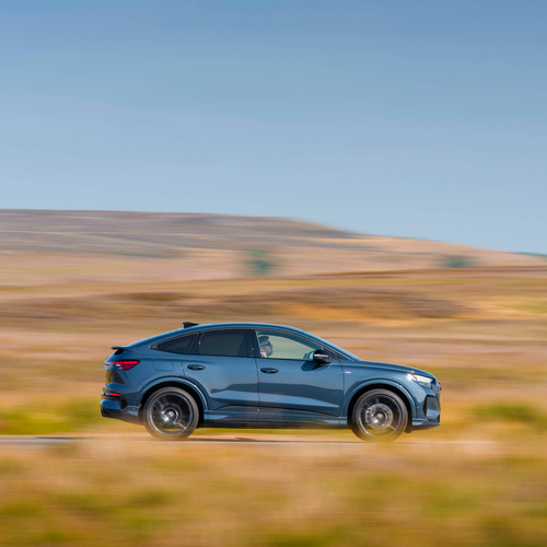 2027 Audi Q4 e-tron Sportback F4 UK Version Side View