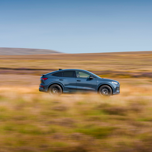 2027 Audi Q4 e-tron Sportback F4 UK Version Side View