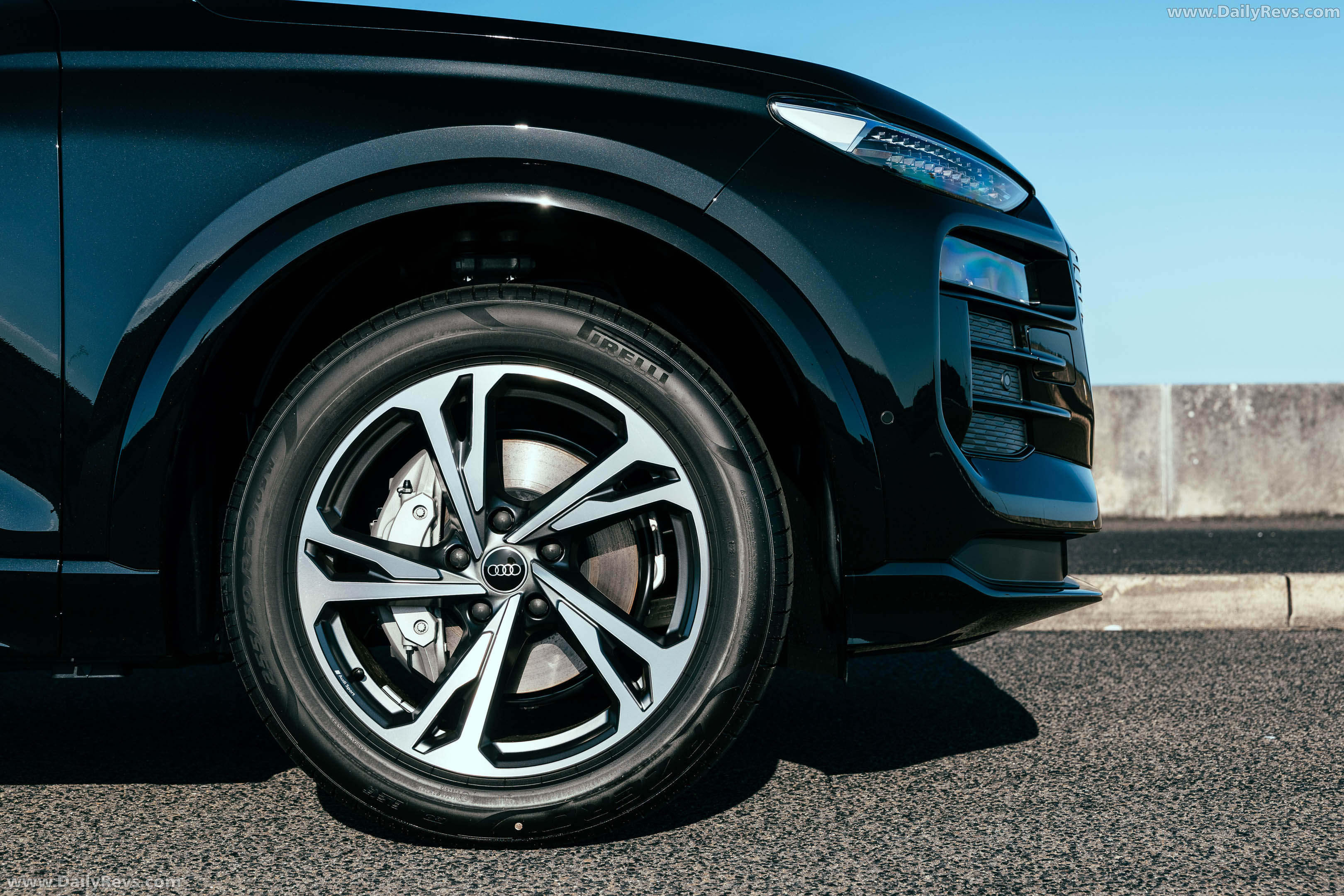 2026 Audi Q6 e-tron Sport Edition AU516 Exterior