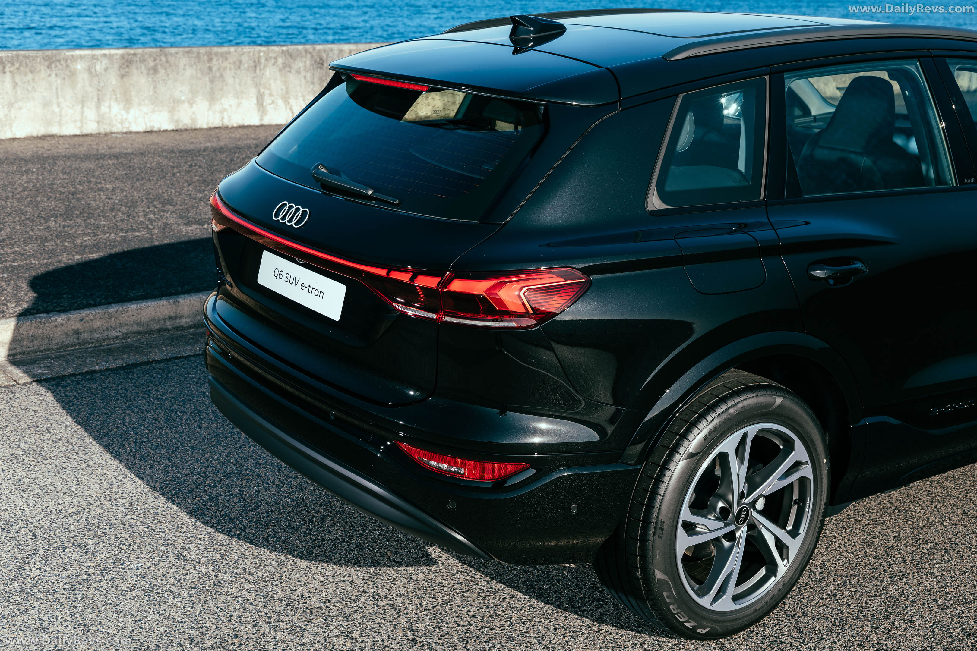 2026 Audi Q6 e-tron Sport Edition AU516 Exterior
