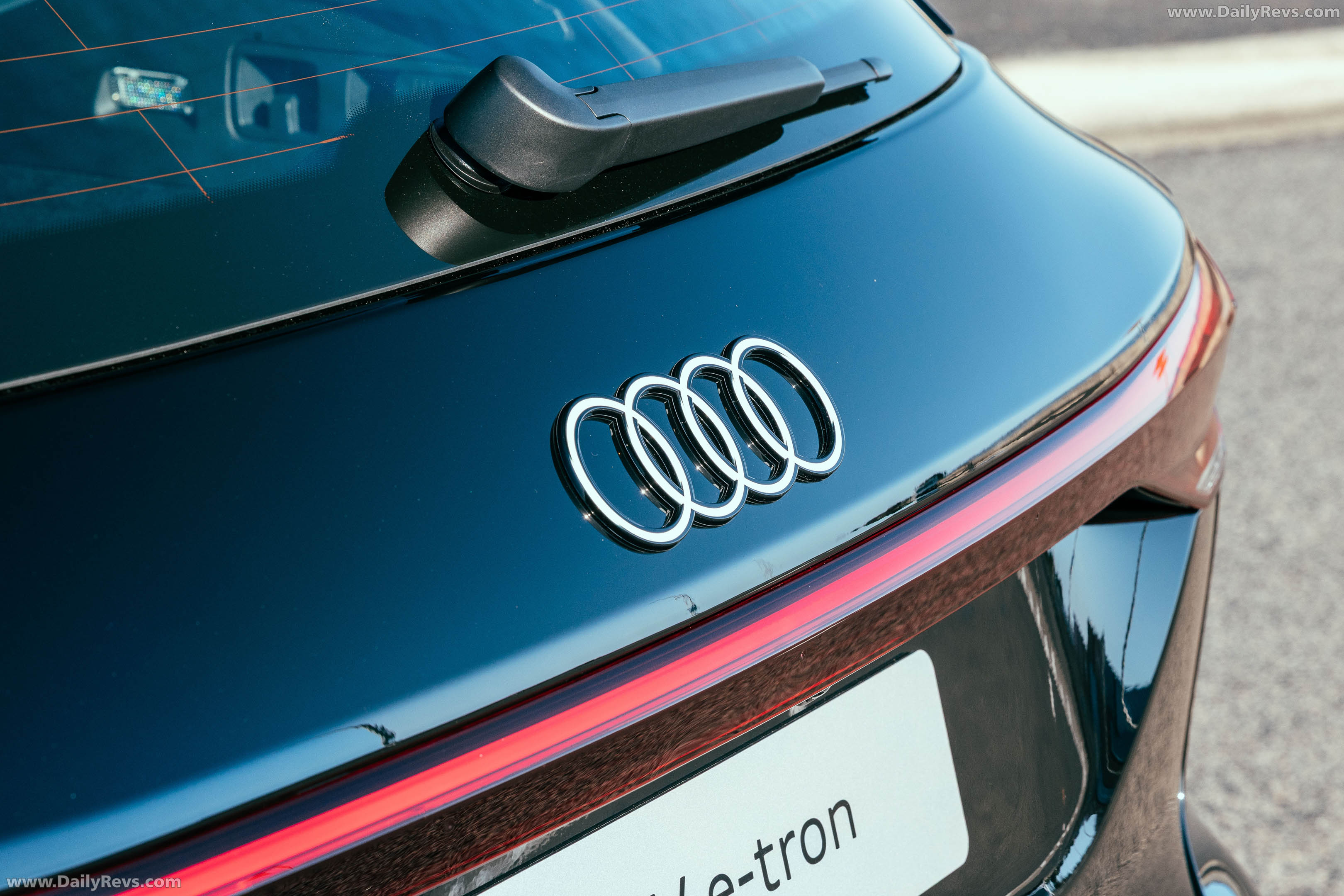 2026 Audi Q6 e-tron Sport Edition AU516 Exterior