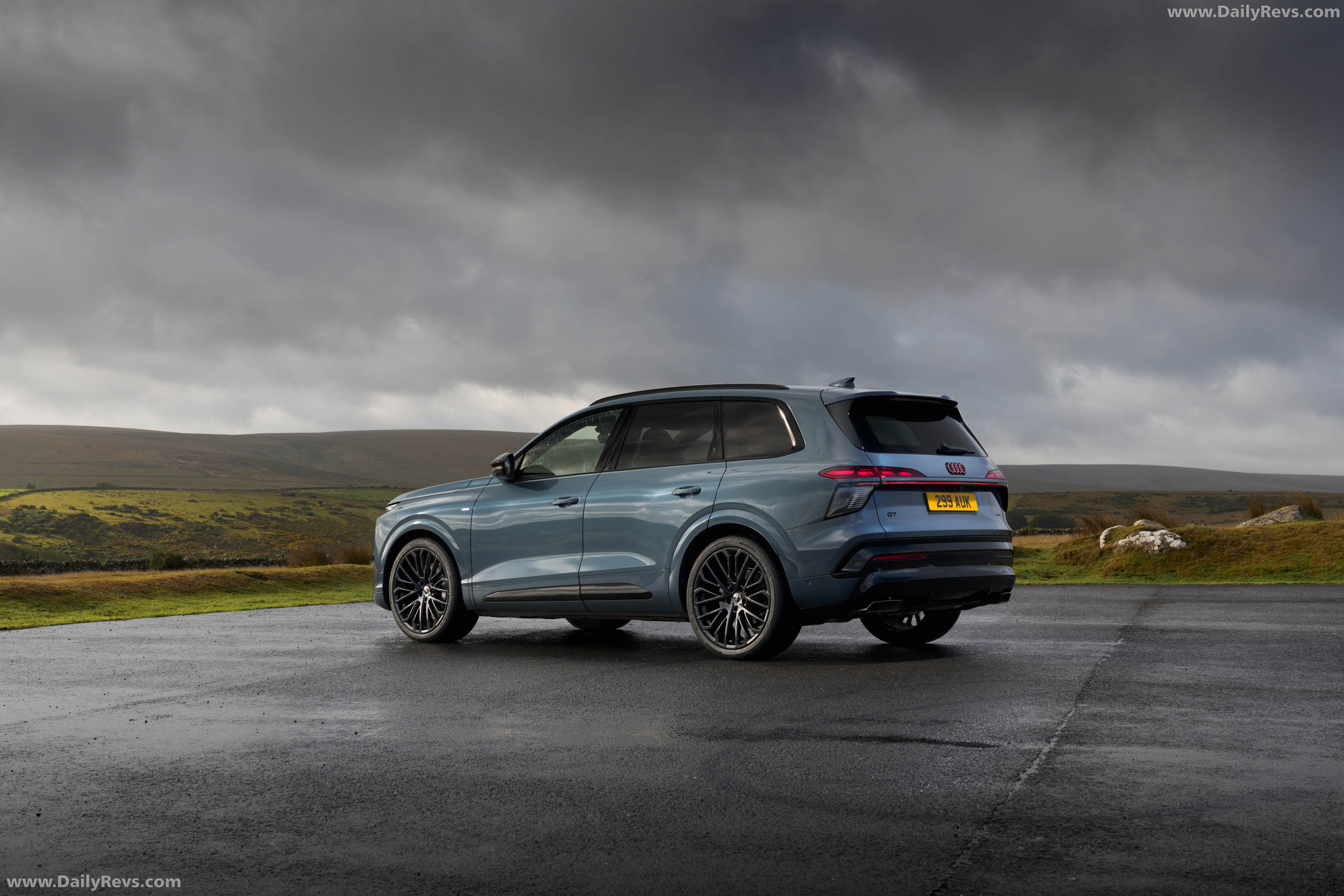 2027 Audi Q7 4M UK Version Rear View