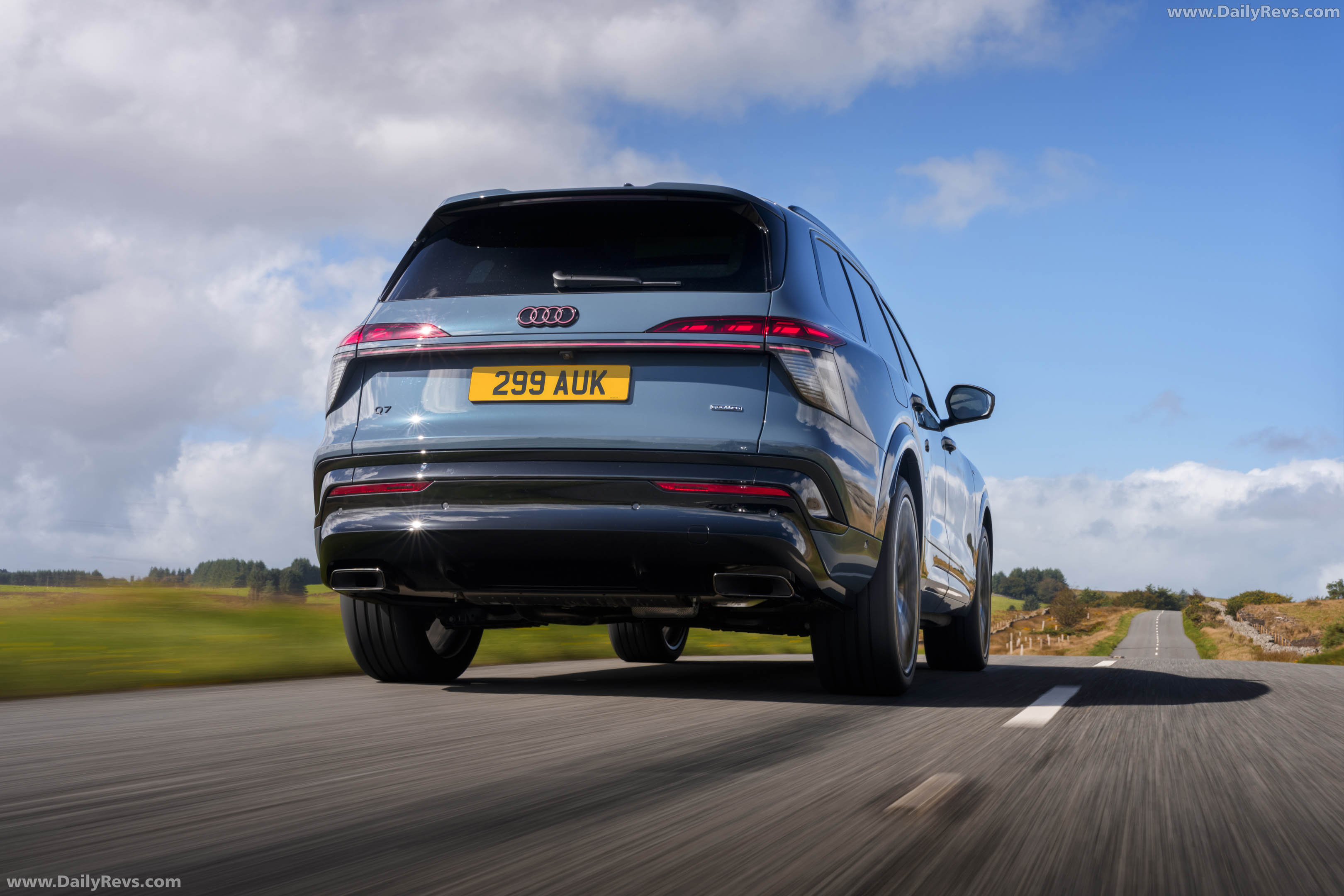 2027 Audi Q7 4M UK Version Rear View