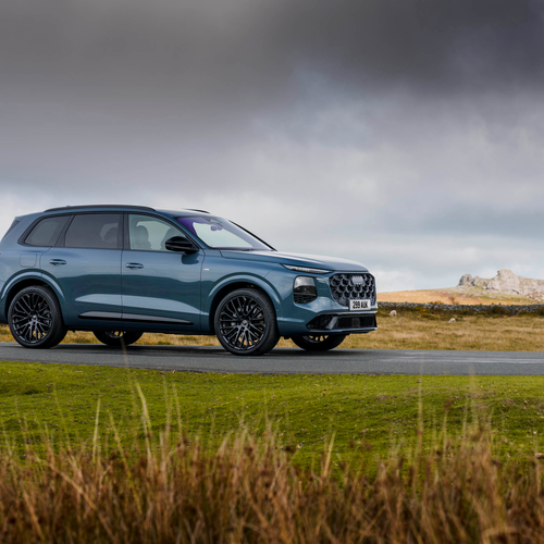2027 Audi Q7 4M UK Version Side View