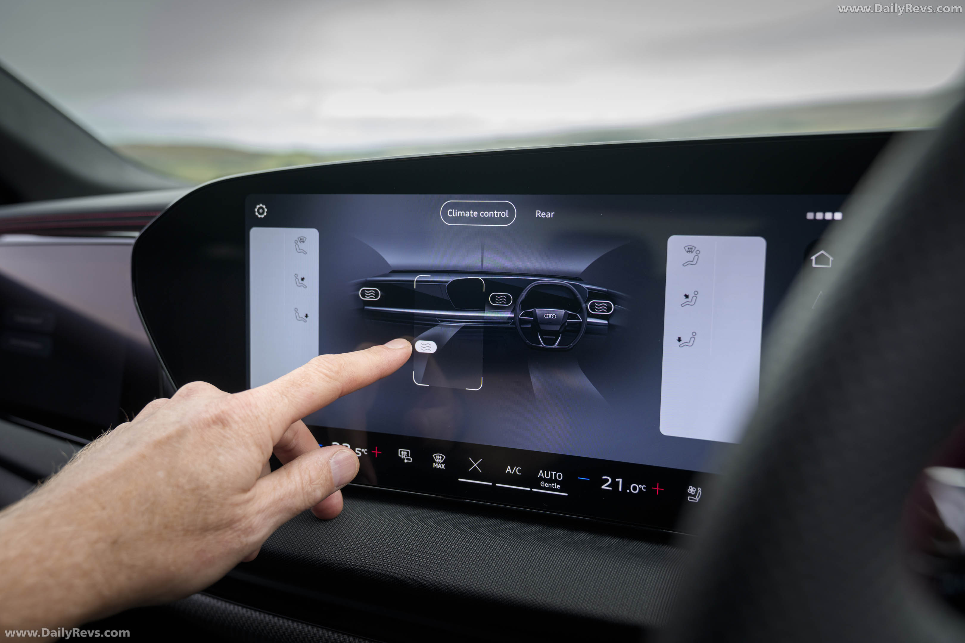 2027 Audi Q7 4M UK Version Interior
