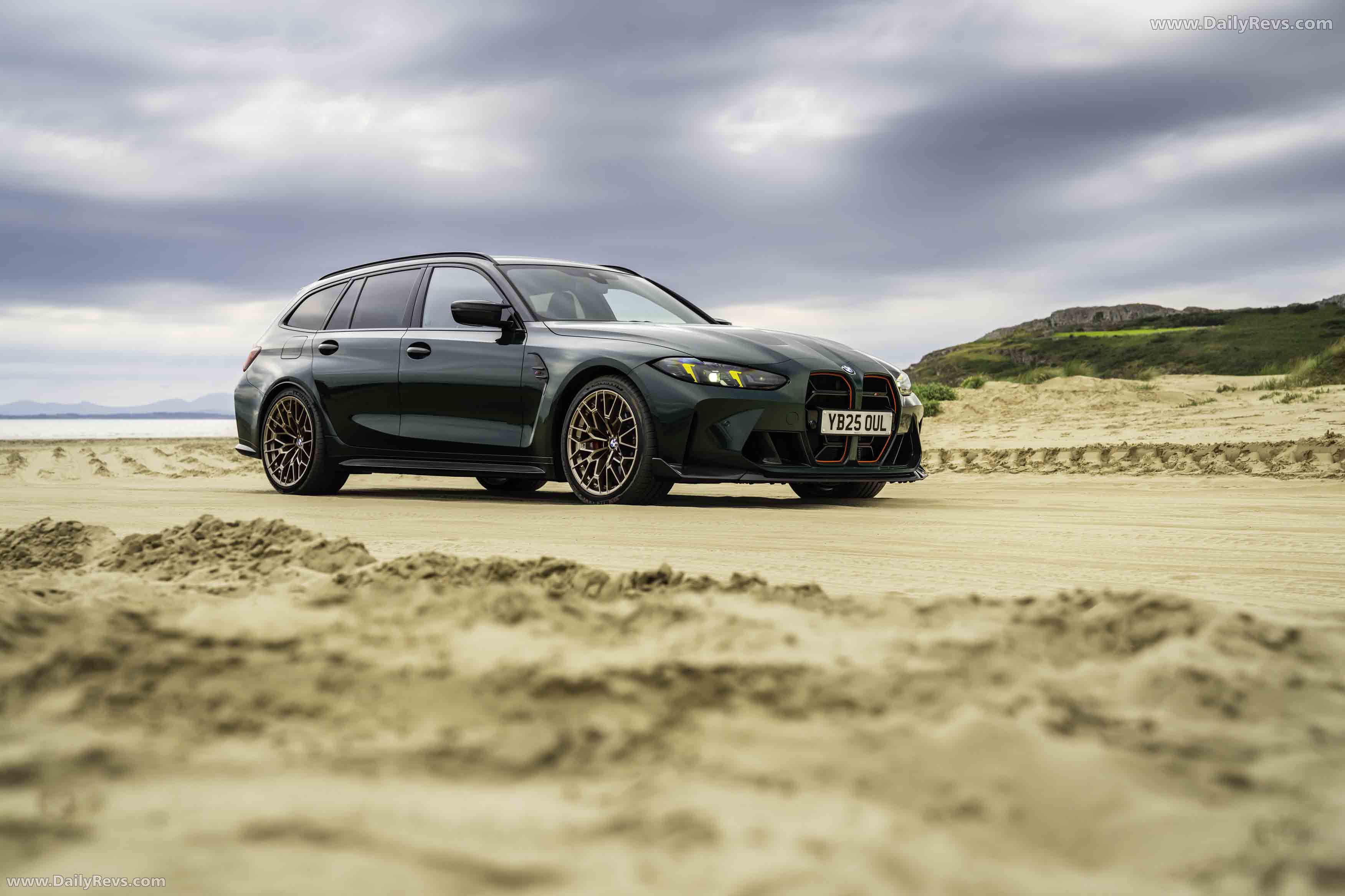 2025 BMW M3 CS Touring G81 UK Version Front View