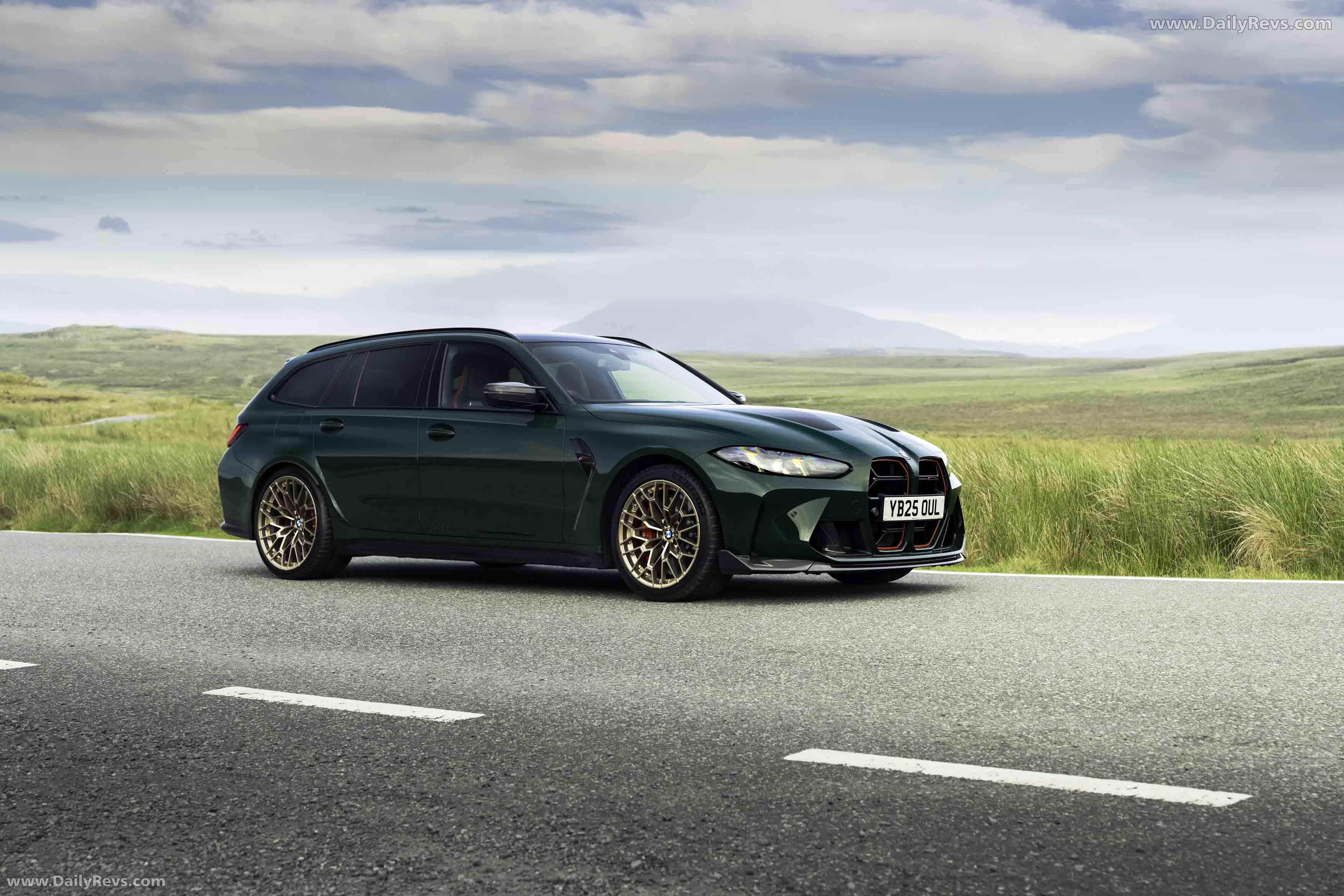 2025 BMW M3 CS Touring G81 UK Version Front View
